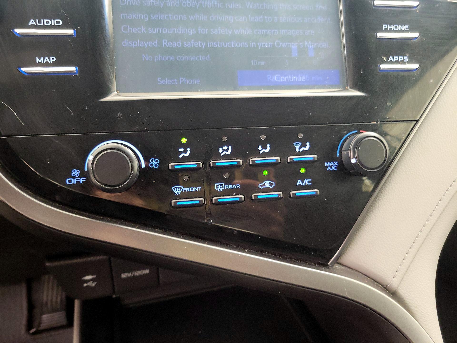 Thumbnail: 2019 Toyota Camry - 16