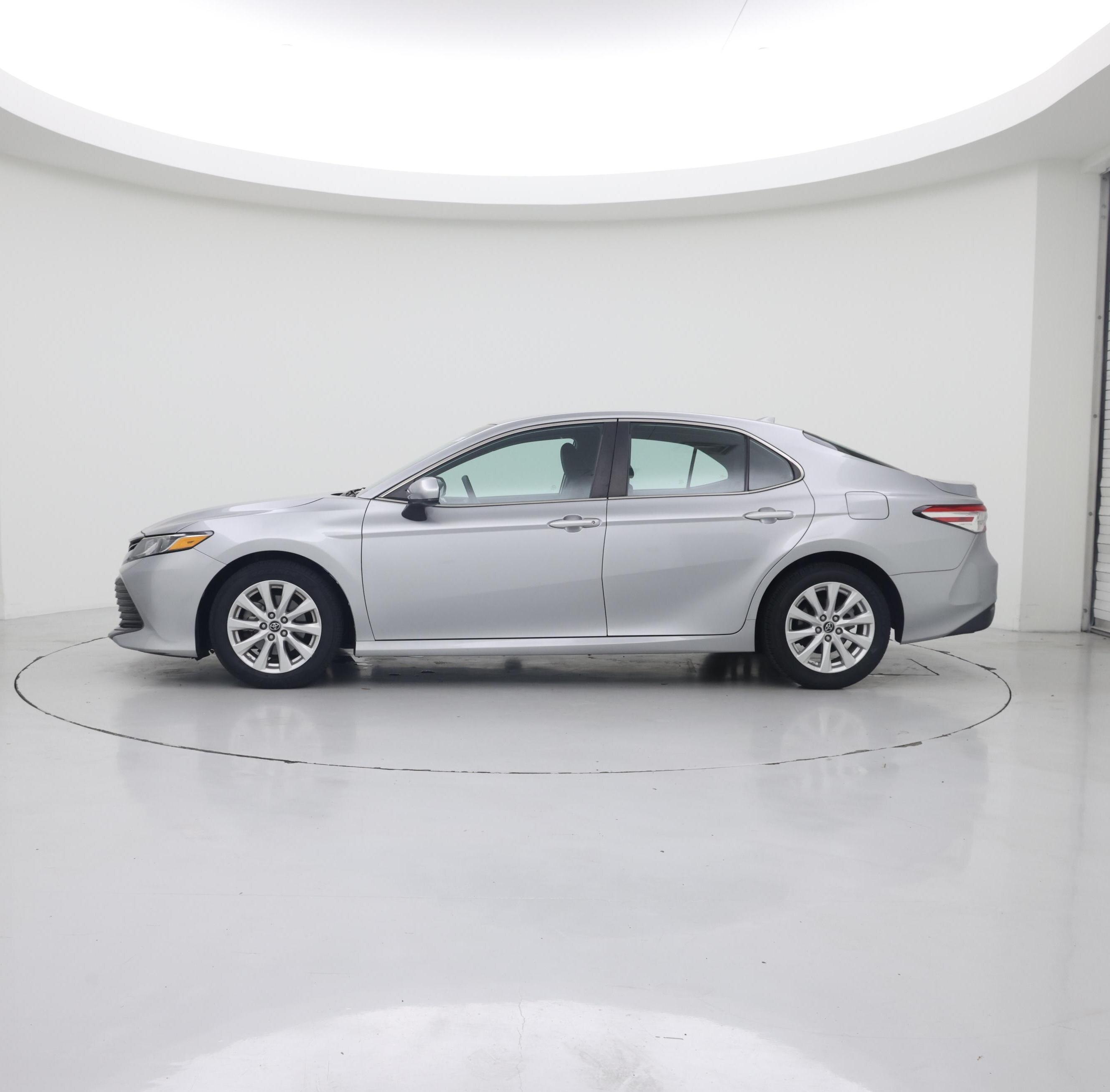 Thumbnail: 2019 Toyota Camry - 3