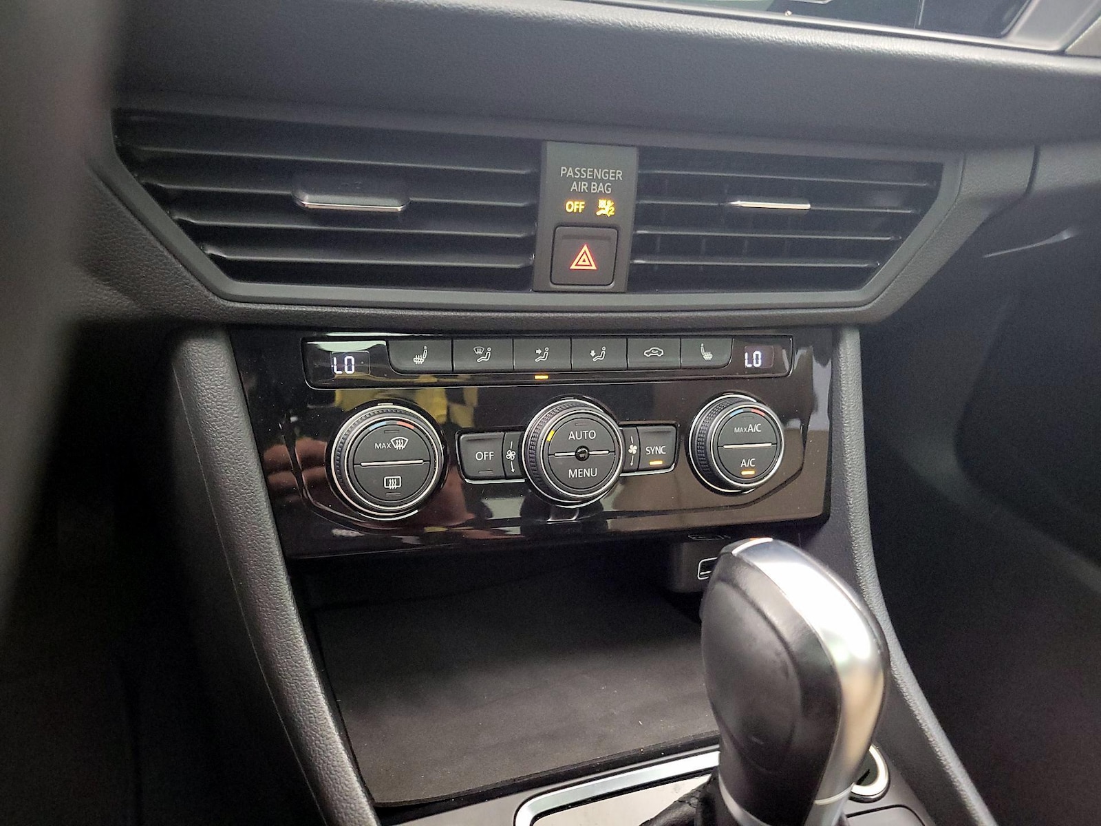 2019 Volkswagen Jetta SE - Photo 17