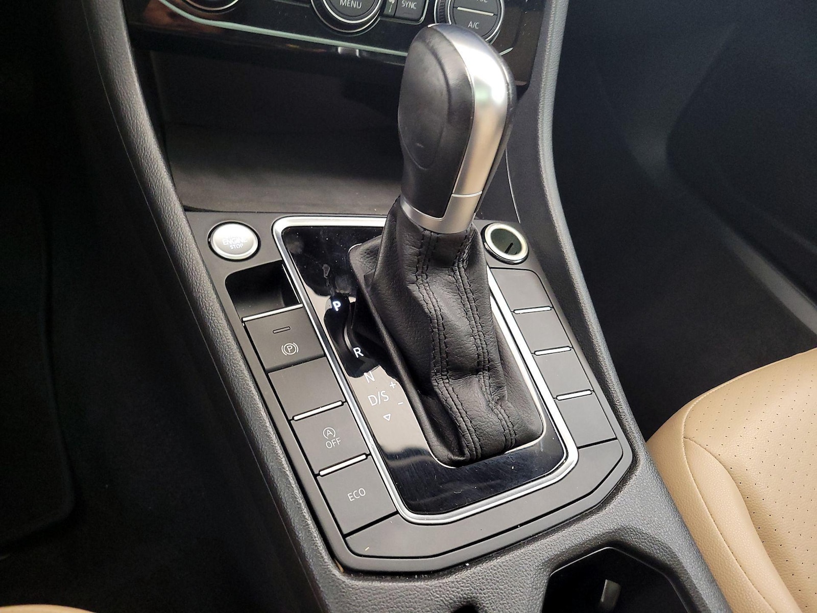 2019 Volkswagen Jetta SE - Photo 18