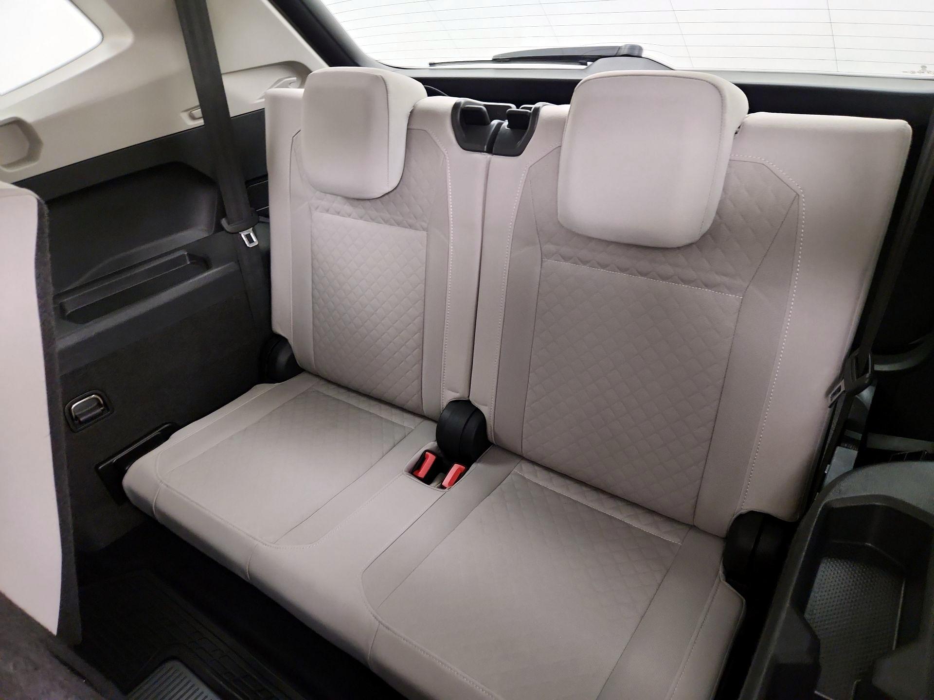 Thumbnail: 2019 Volkswagen Tiguan - 20