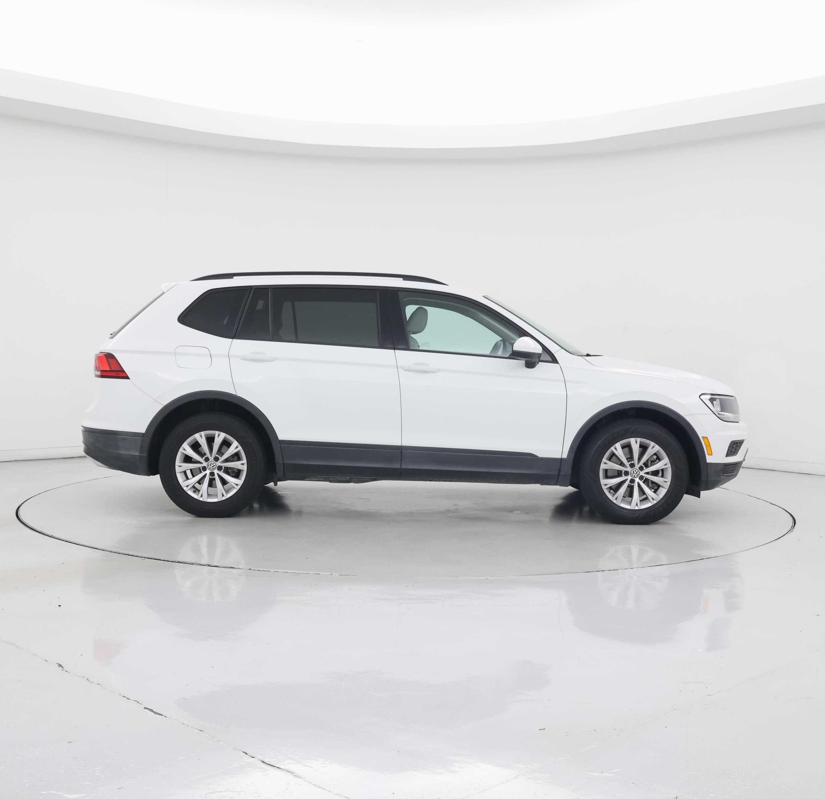 Thumbnail: 2019 Volkswagen Tiguan - 7