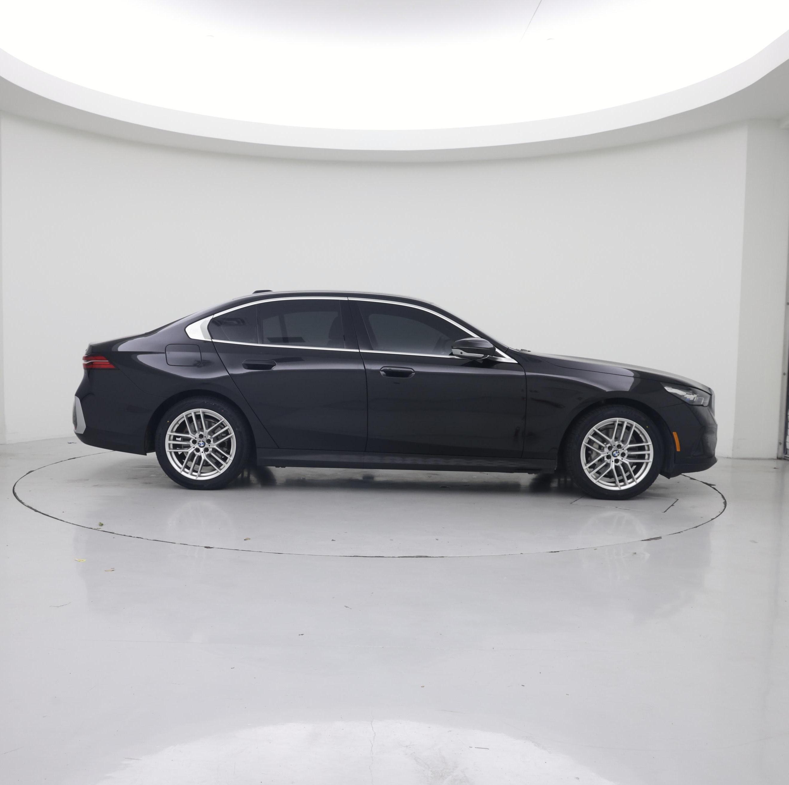 Thumbnail: 2024 BMW 5 Series - 7