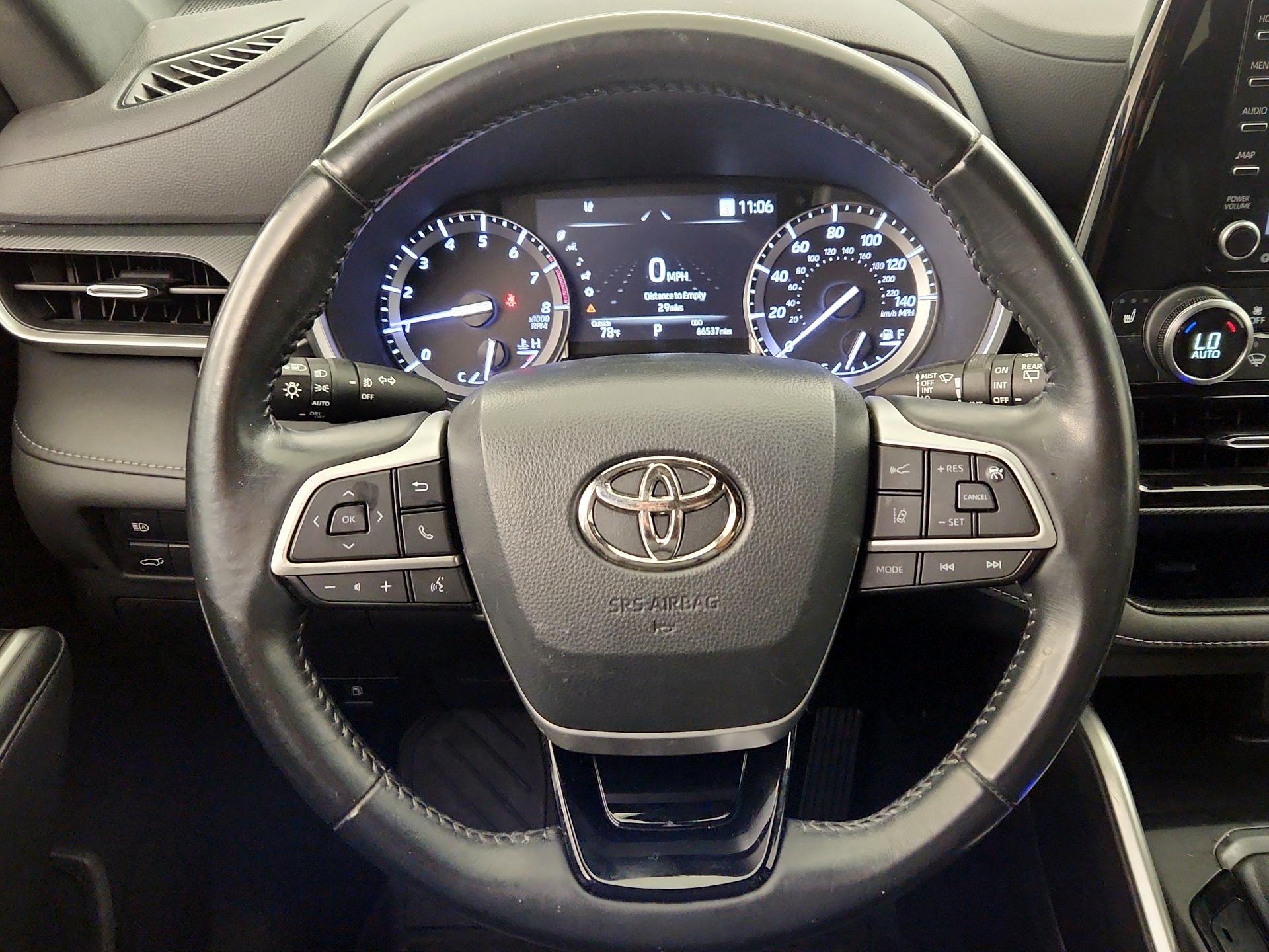 Thumbnail: 2022 Toyota Highlander - 10