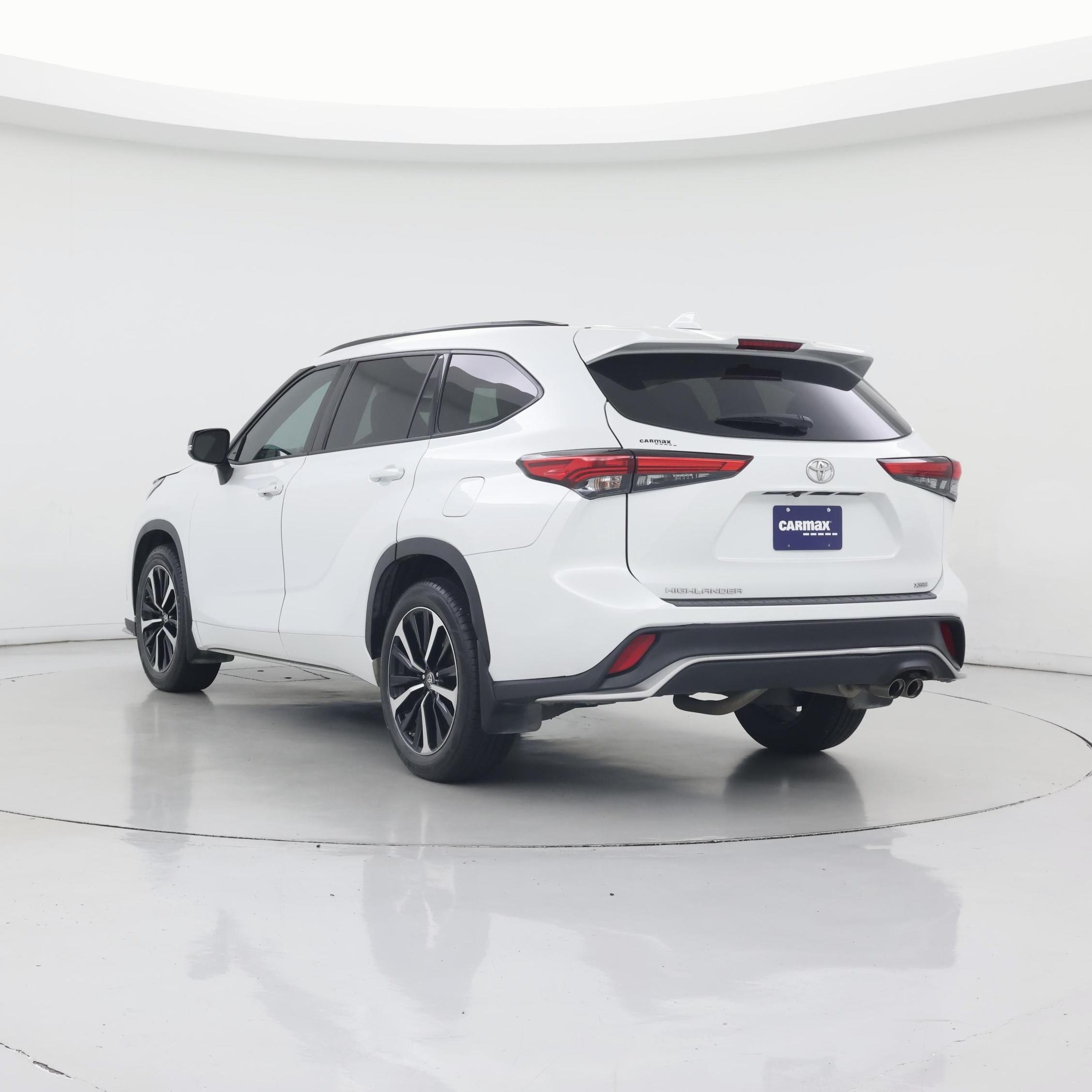Thumbnail: 2022 Toyota Highlander - 2