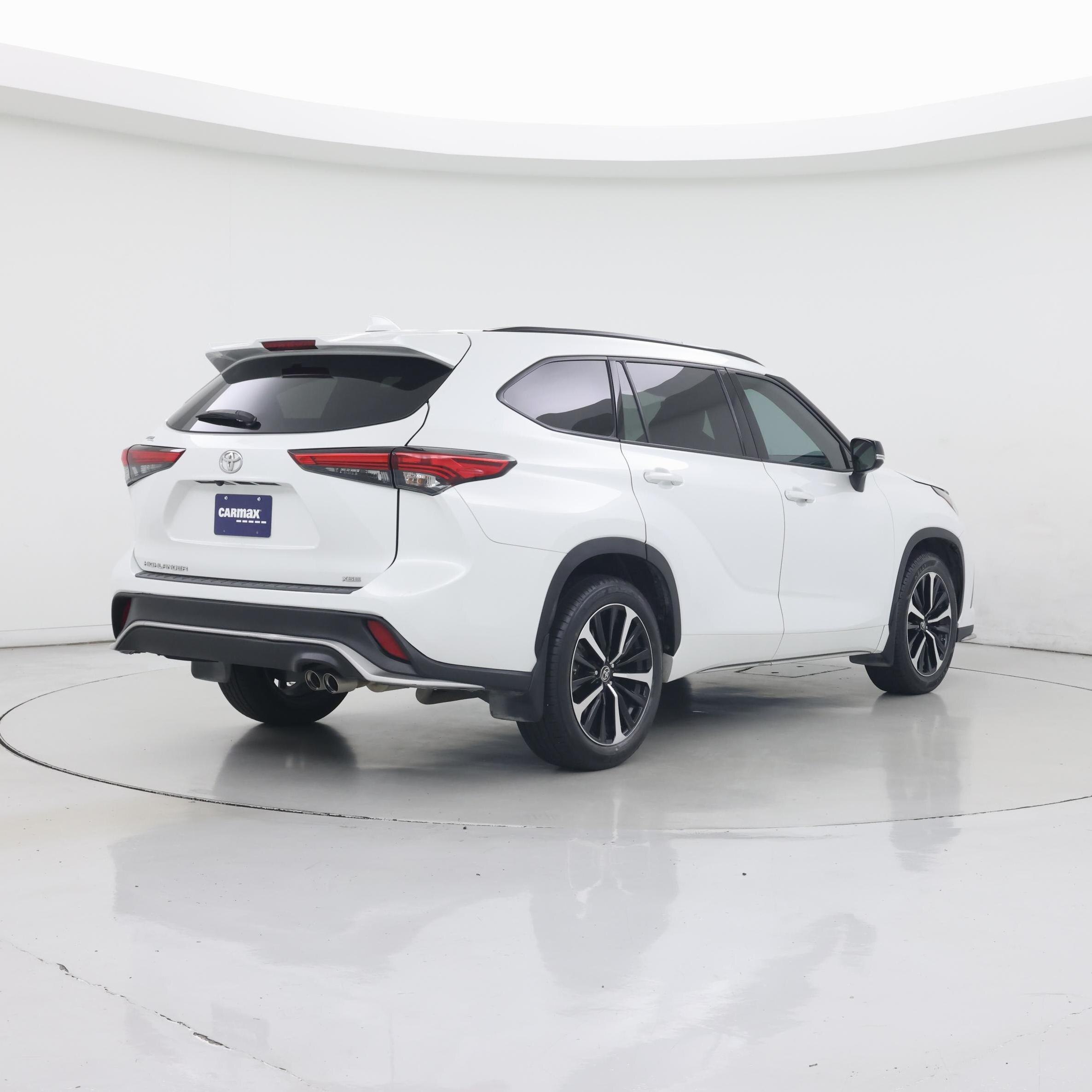 Thumbnail: 2022 Toyota Highlander - 8