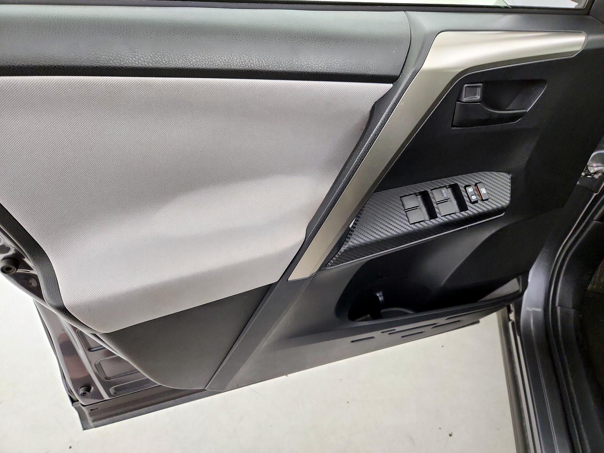 Thumbnail: 2014 Toyota RAV4 - 12