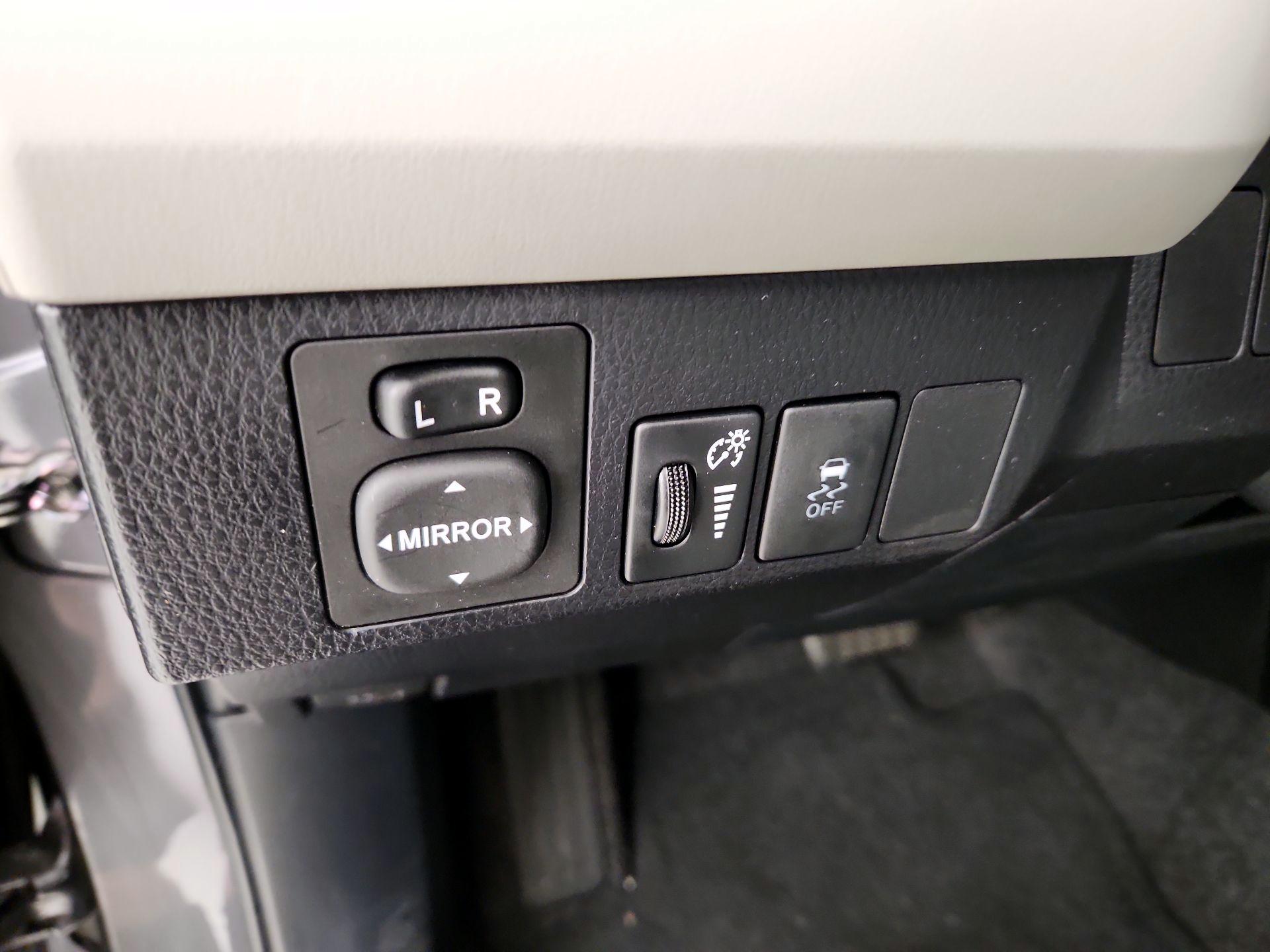 Thumbnail: 2014 Toyota RAV4 - 13