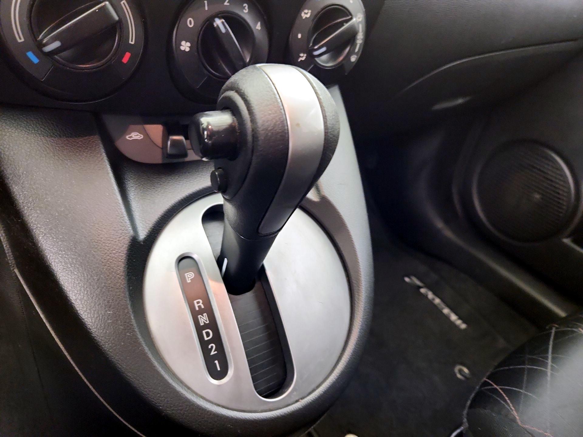 Thumbnail: 2014 Mazda Mazda2 - 16