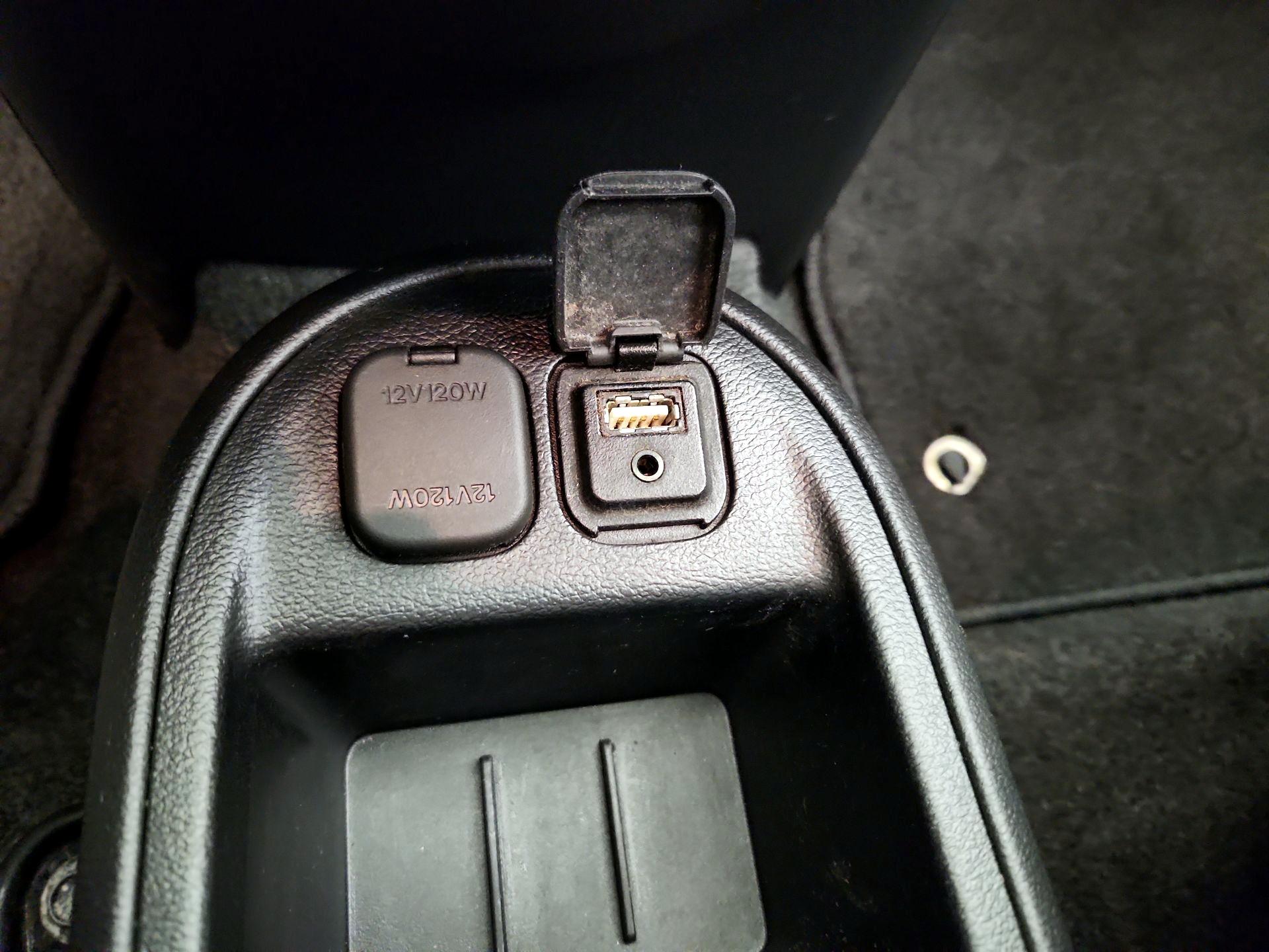 Thumbnail: 2014 Mazda Mazda2 - 17