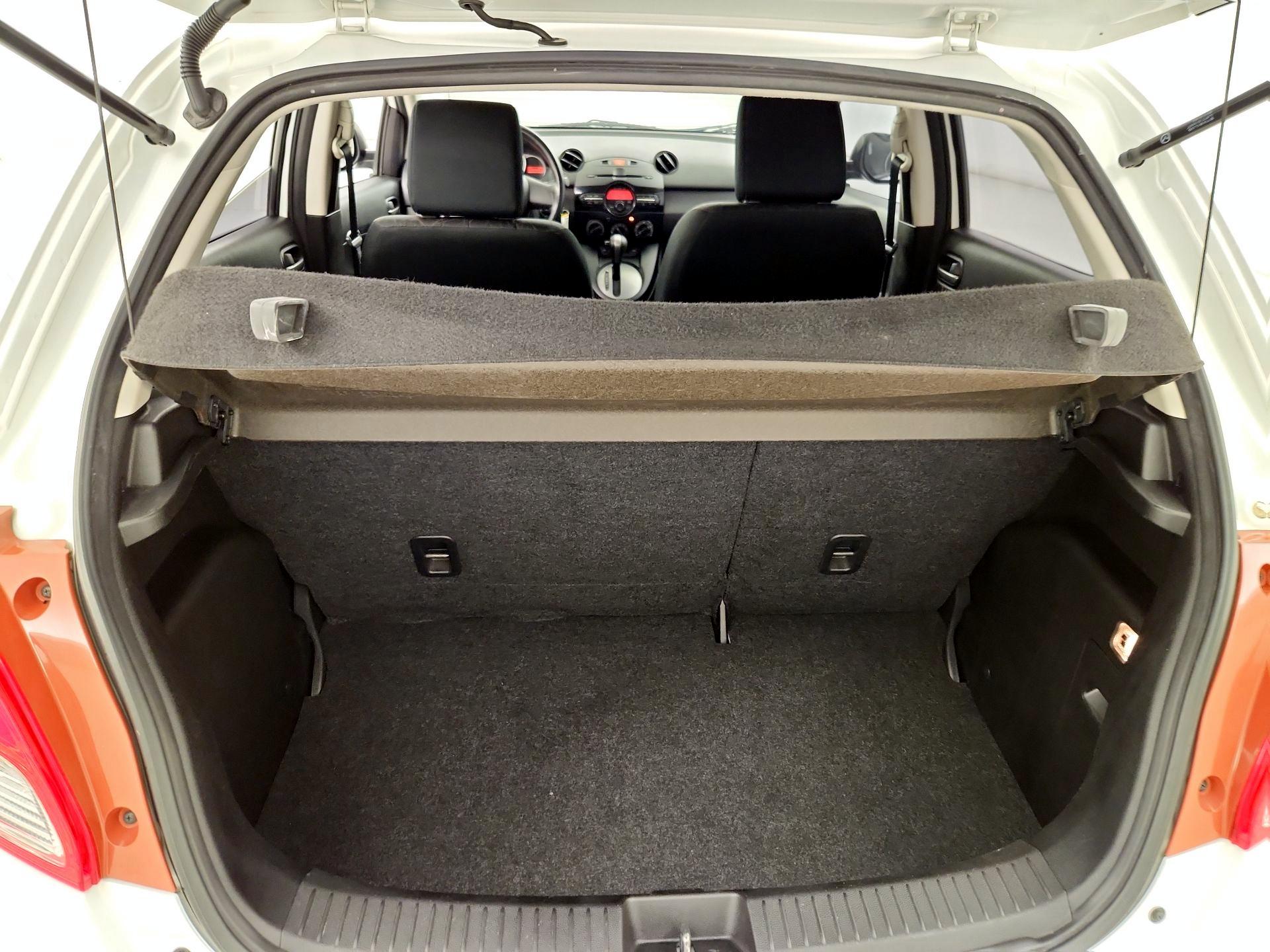 Thumbnail: 2014 Mazda Mazda2 - 19