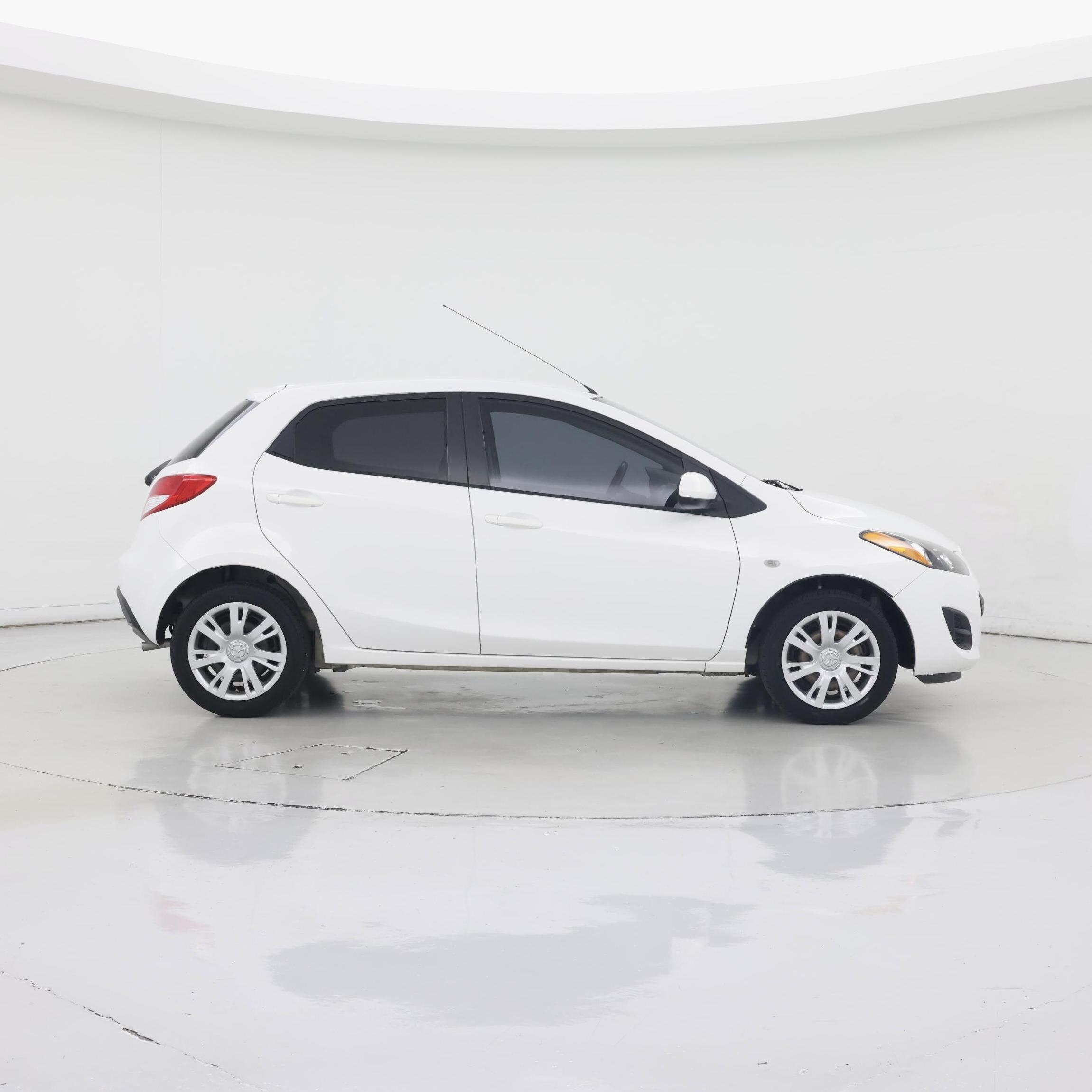 Thumbnail: 2014 Mazda Mazda2 - 7