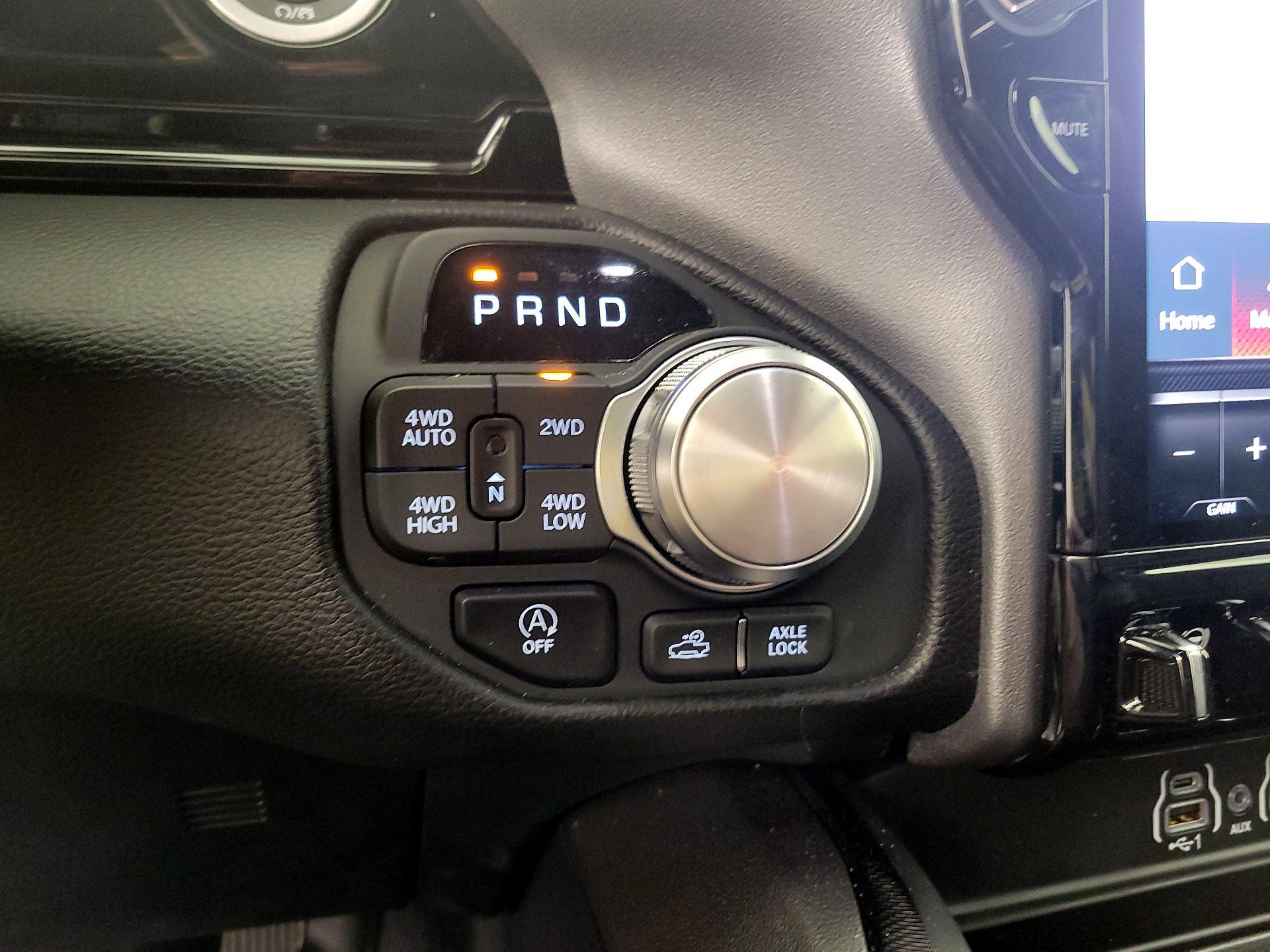 Thumbnail: 2025 RAM 1500 - 18