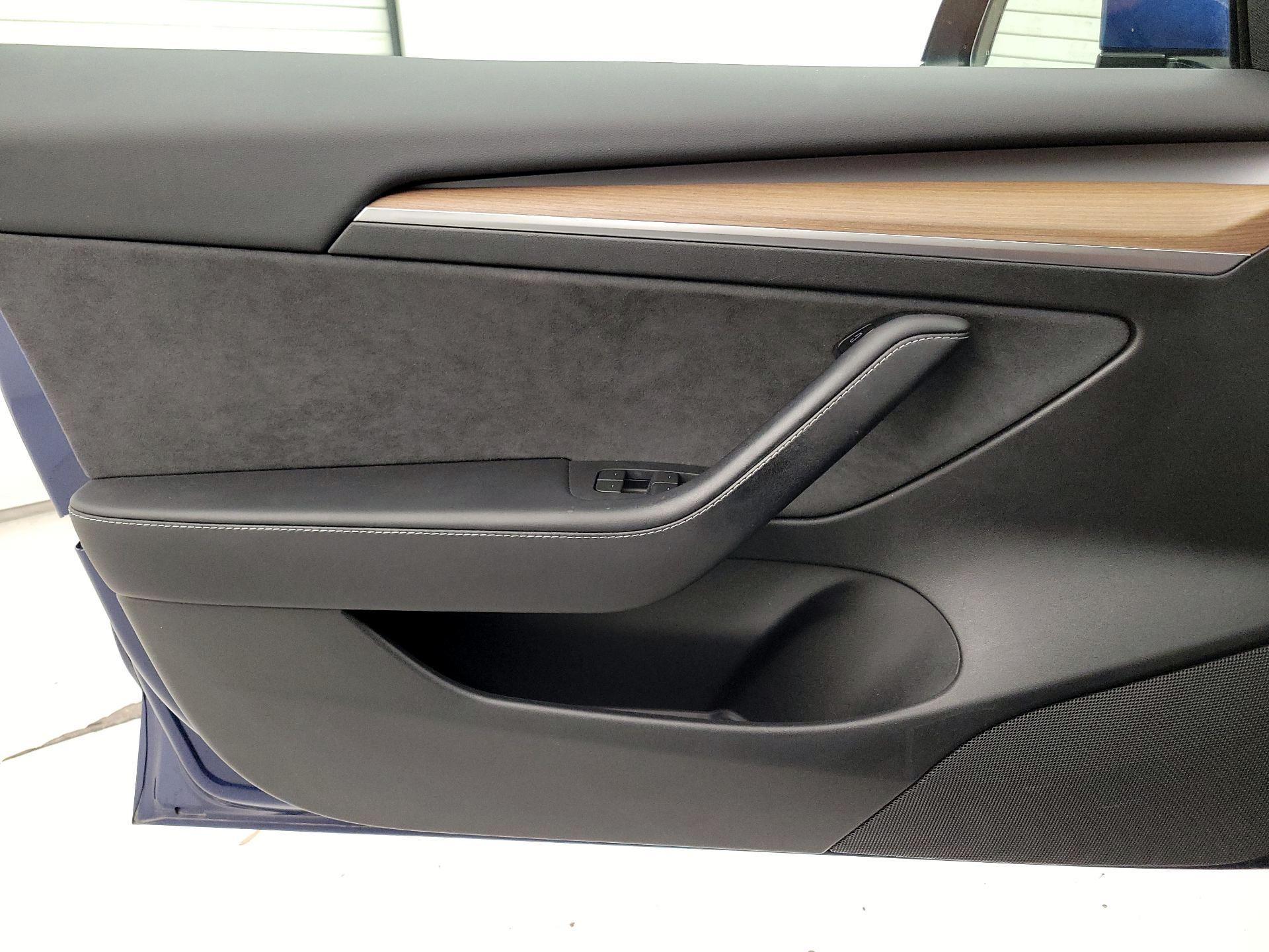 Thumbnail: 2023 Tesla Model 3 - 12