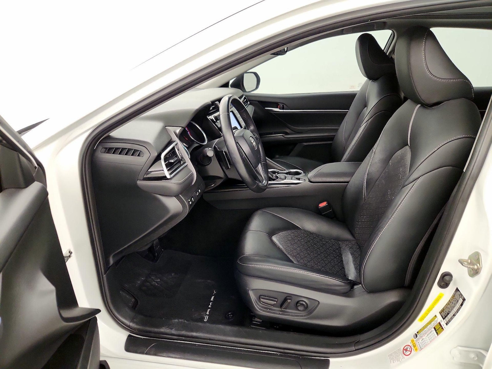 2018 Toyota Camry XSE - Photo 12