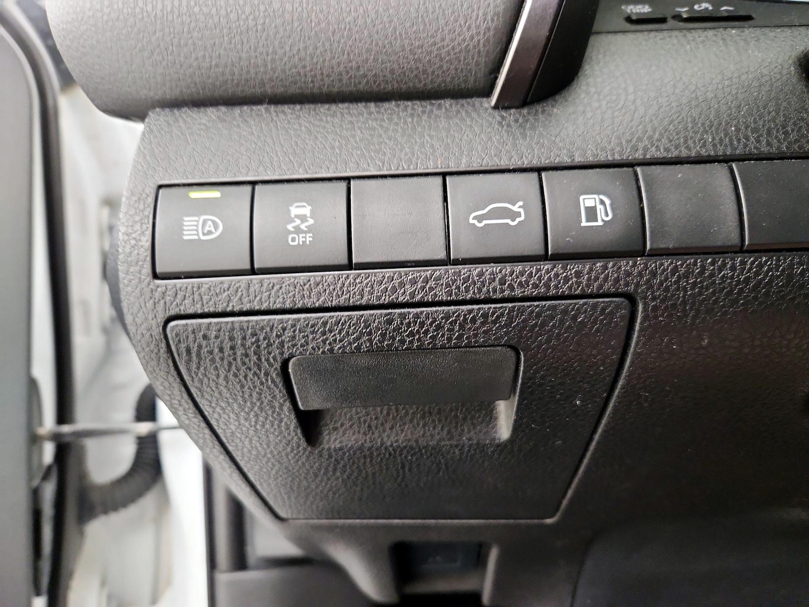 2018 Toyota Camry XSE - Photo 14