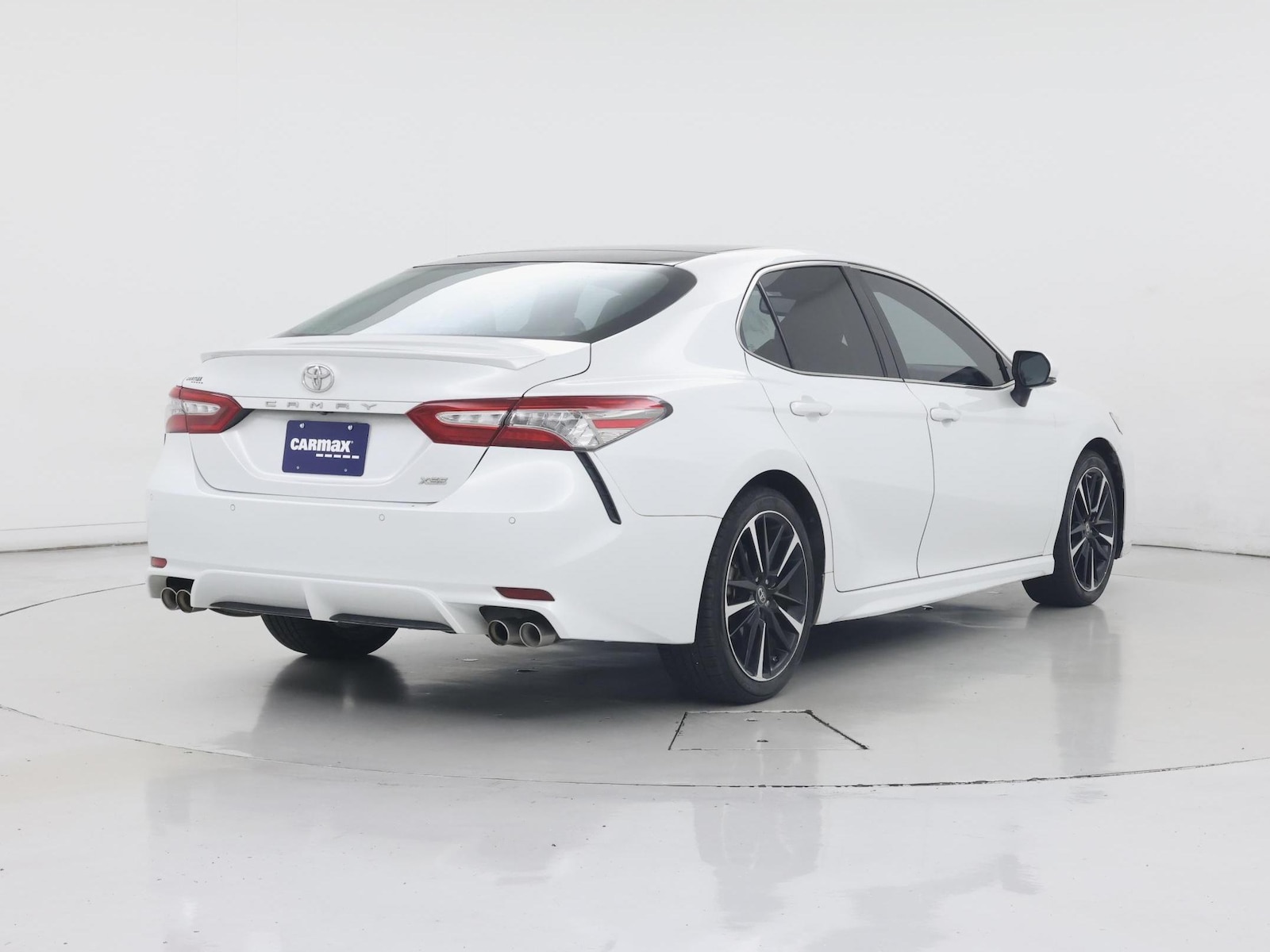 2018 Toyota Camry XSE - Photo 9