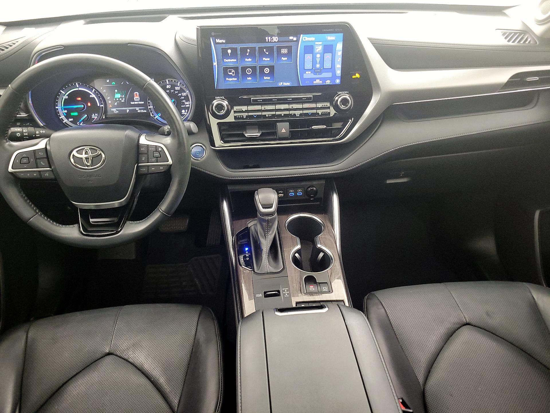 Thumbnail: 2022 Toyota Highlander - 9