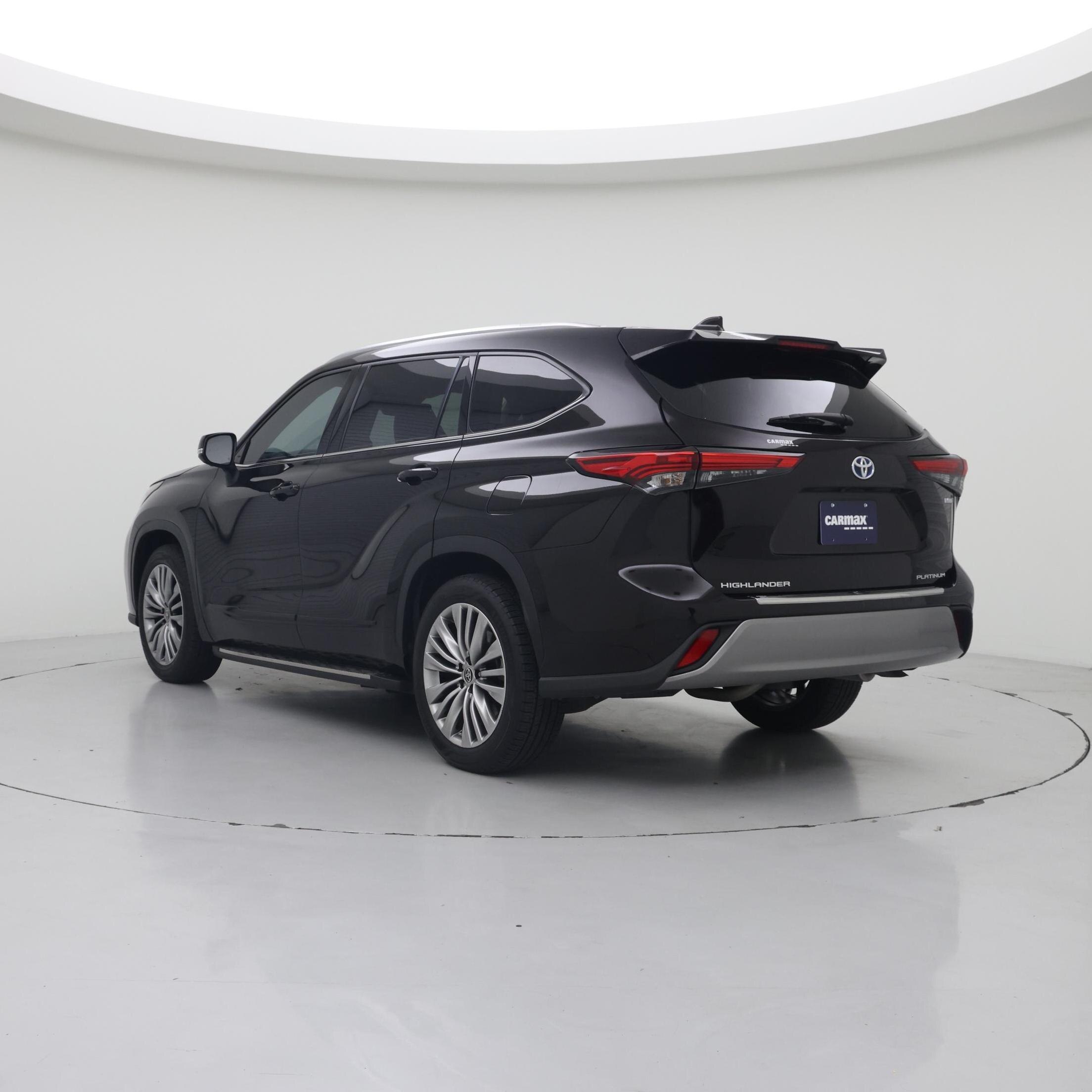Thumbnail: 2022 Toyota Highlander - 2