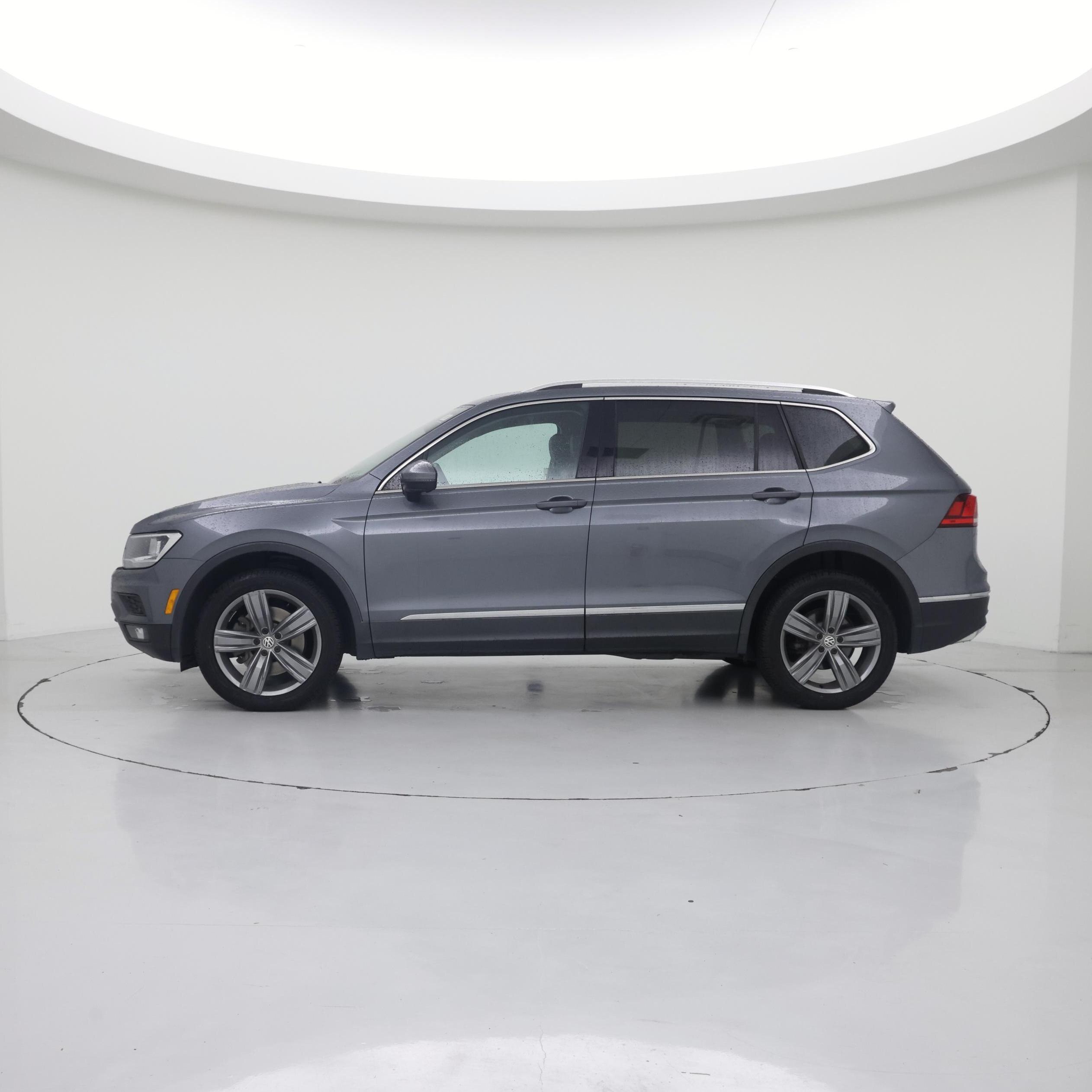 Thumbnail: 2020 Volkswagen Tiguan - 3