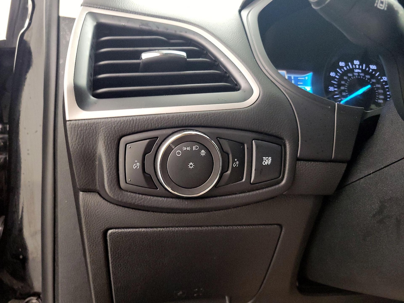 2024 Ford Edge SEL - Photo 14