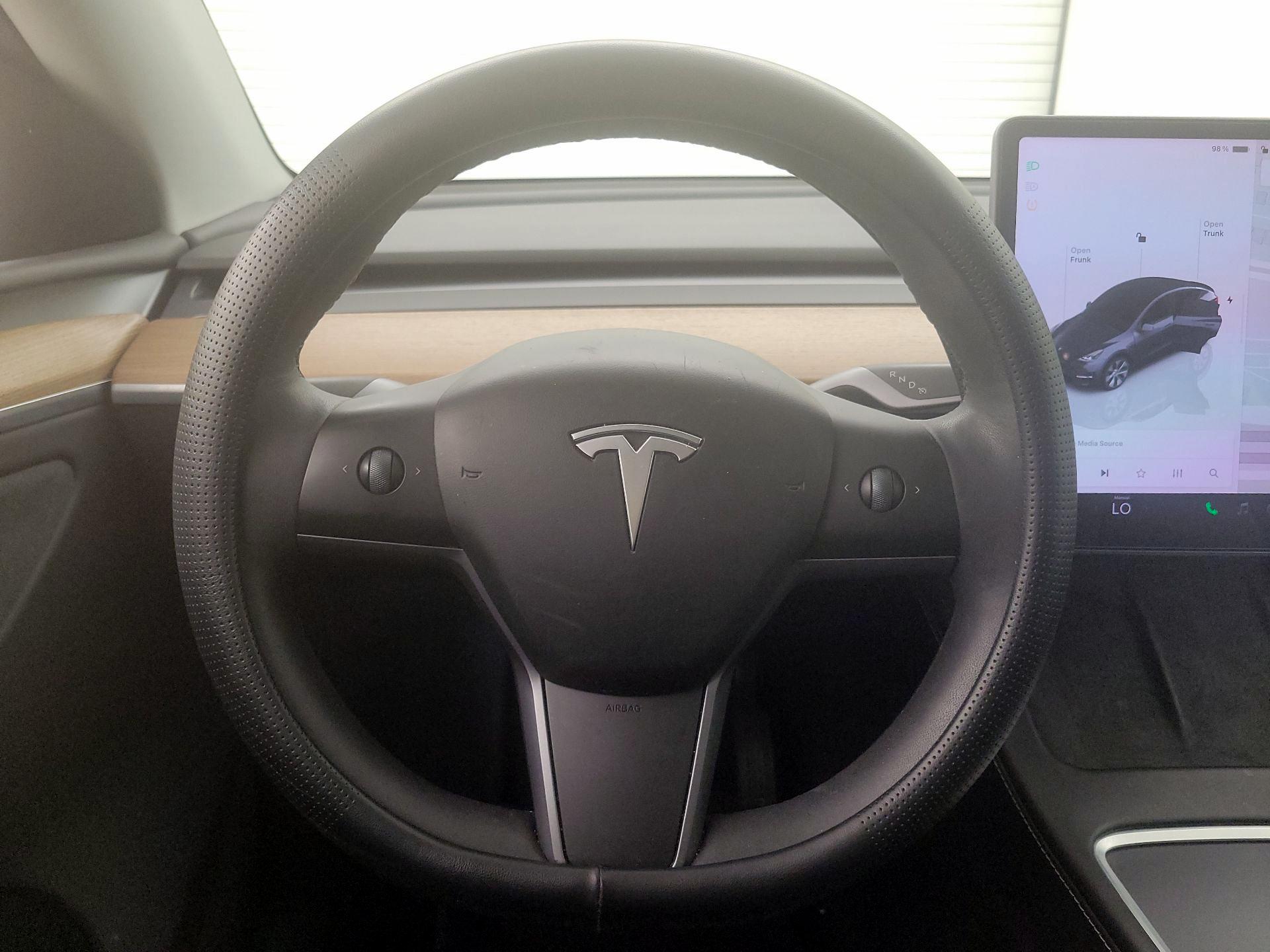Thumbnail: 2023 Tesla Model Y - 10