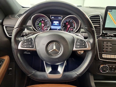 Steering Wheel & Instrument Cluster (On)