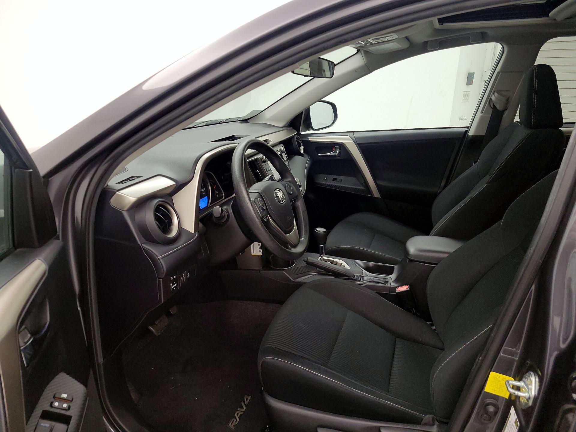 Thumbnail: 2015 Toyota RAV4 - 11