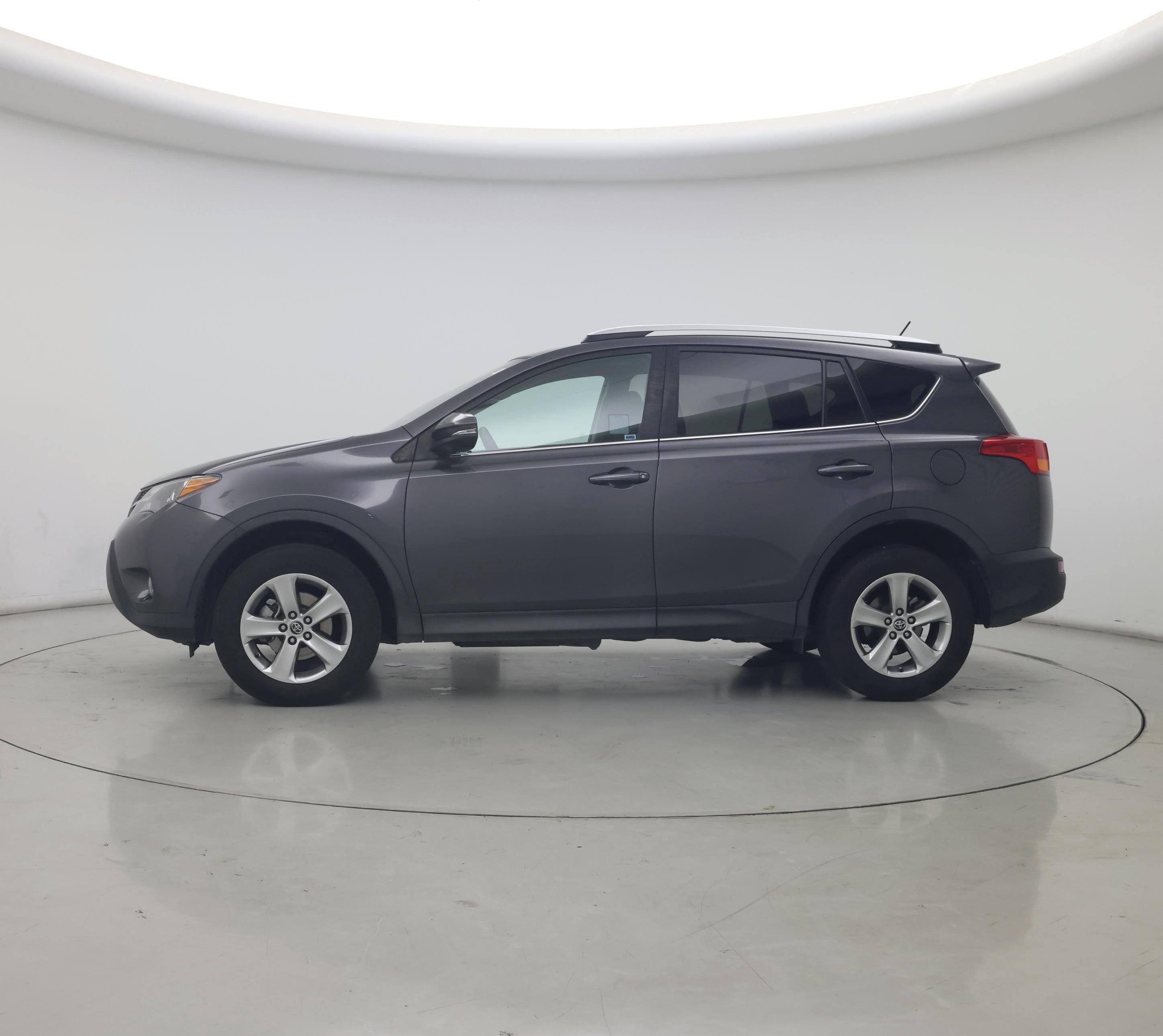 Thumbnail: 2015 Toyota RAV4 - 3