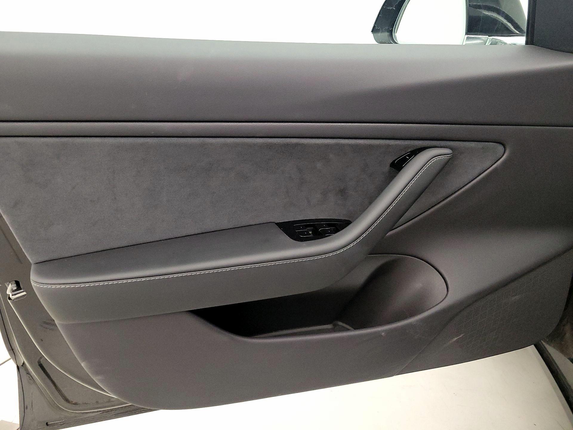 Thumbnail: 2019 Tesla Model 3 - 12