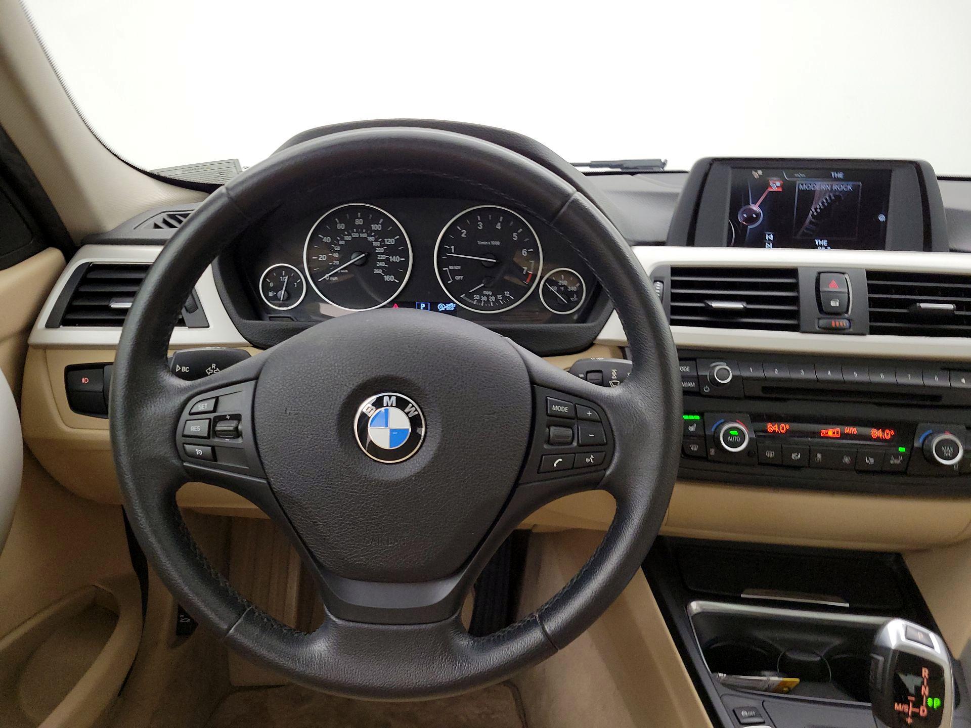 Thumbnail: 2015 BMW 3 Series - 10