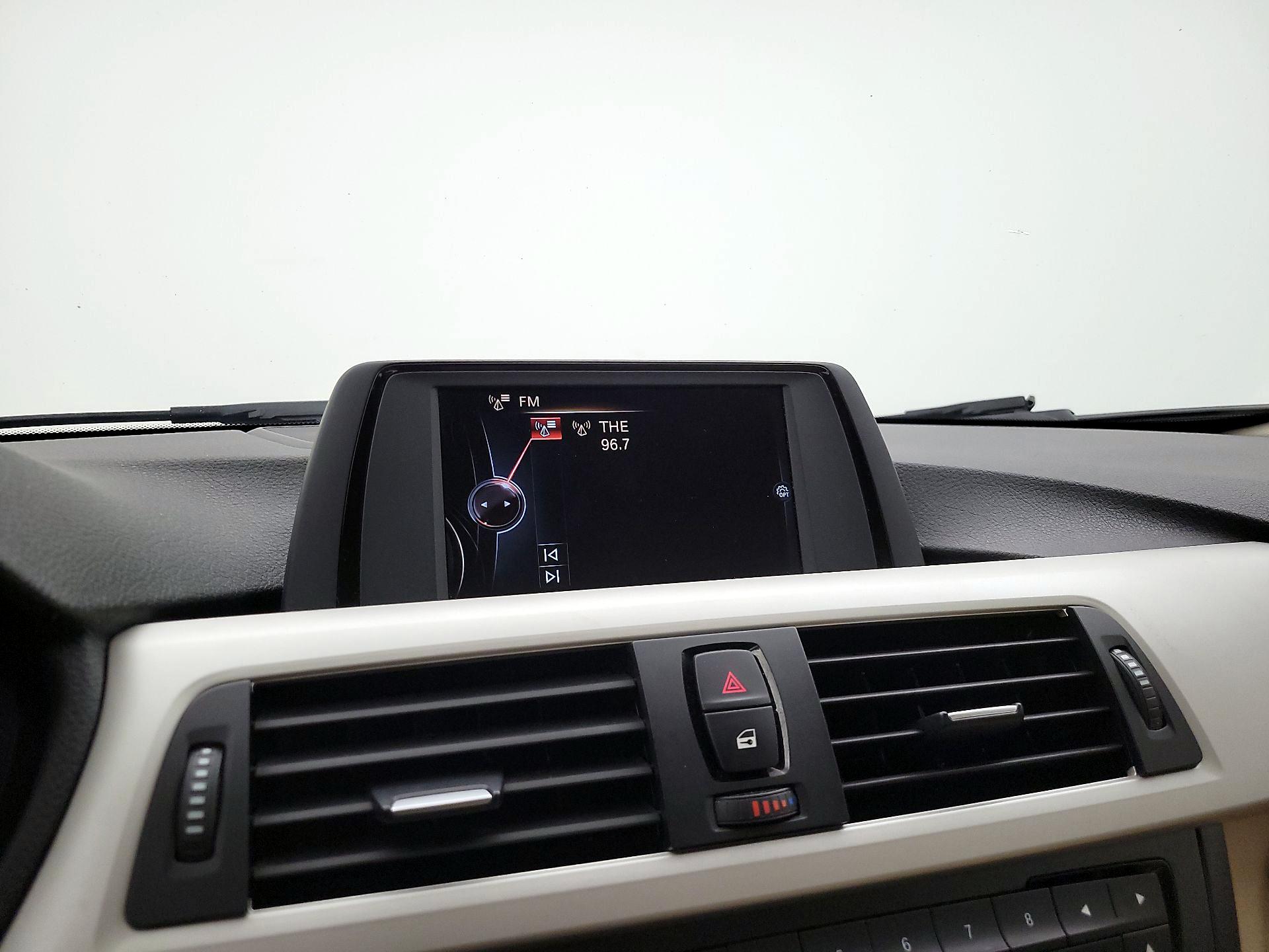 Thumbnail: 2015 BMW 3 Series - 14