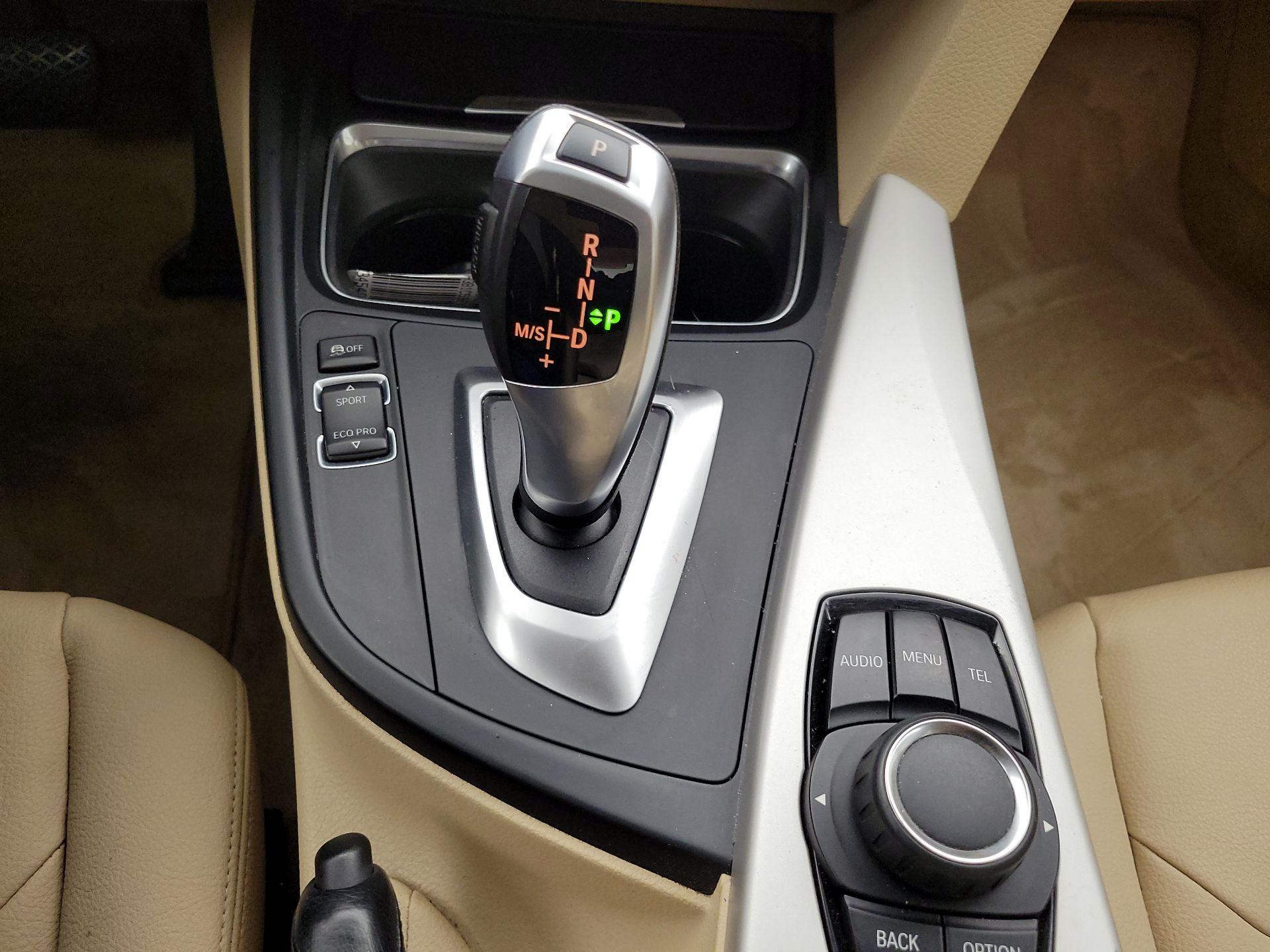 Thumbnail: 2015 BMW 3 Series - 16