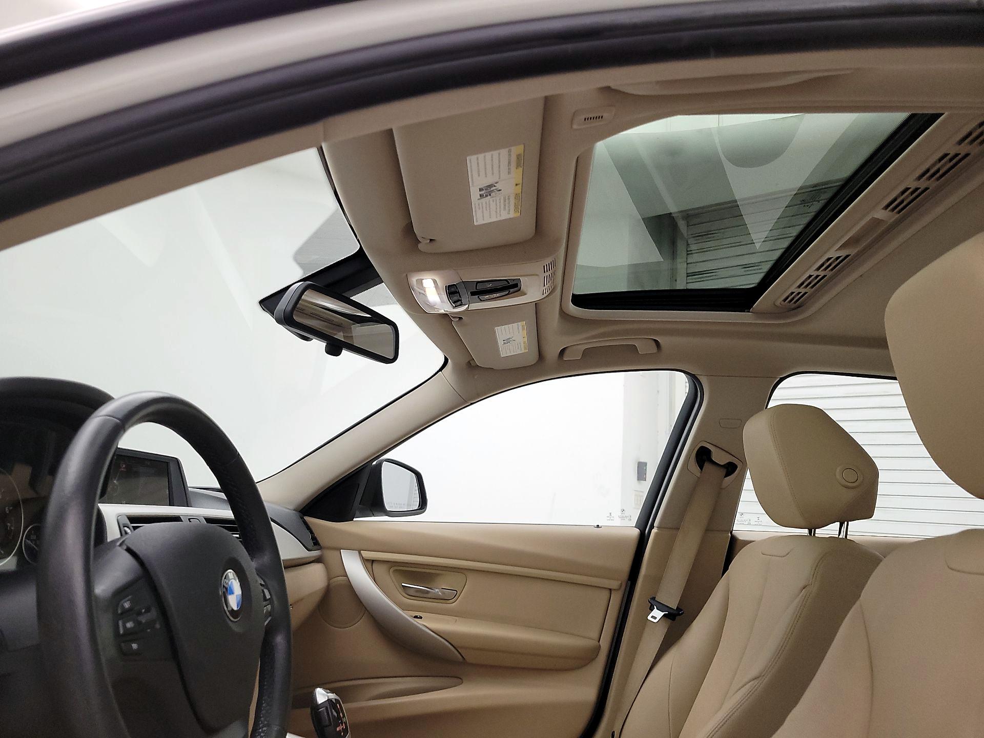 Thumbnail: 2015 BMW 3 Series - 18