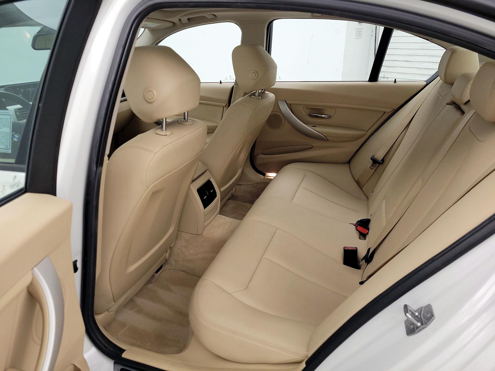 Thumbnail: 2015 BMW 3 Series - 19