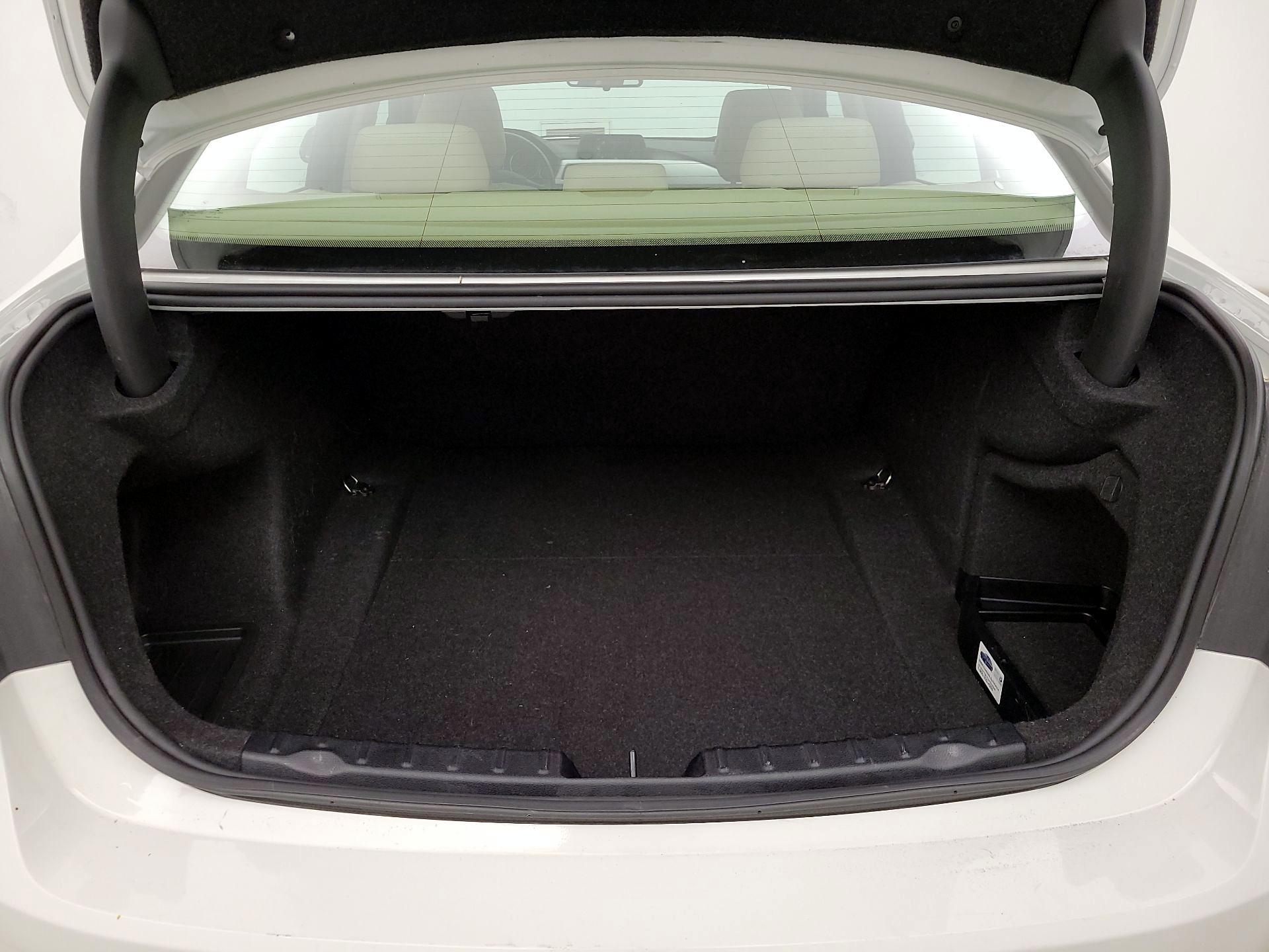 Thumbnail: 2015 BMW 3 Series - 20