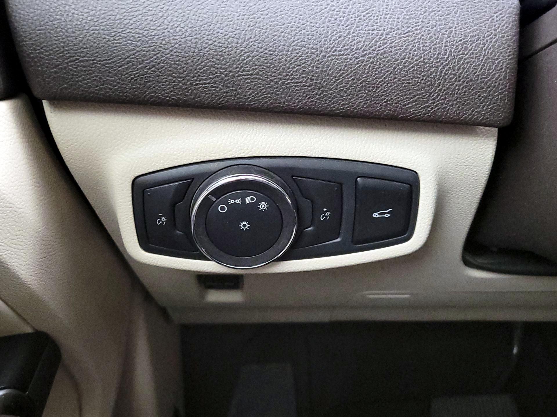 Thumbnail: 2019 Lincoln MKC - 13