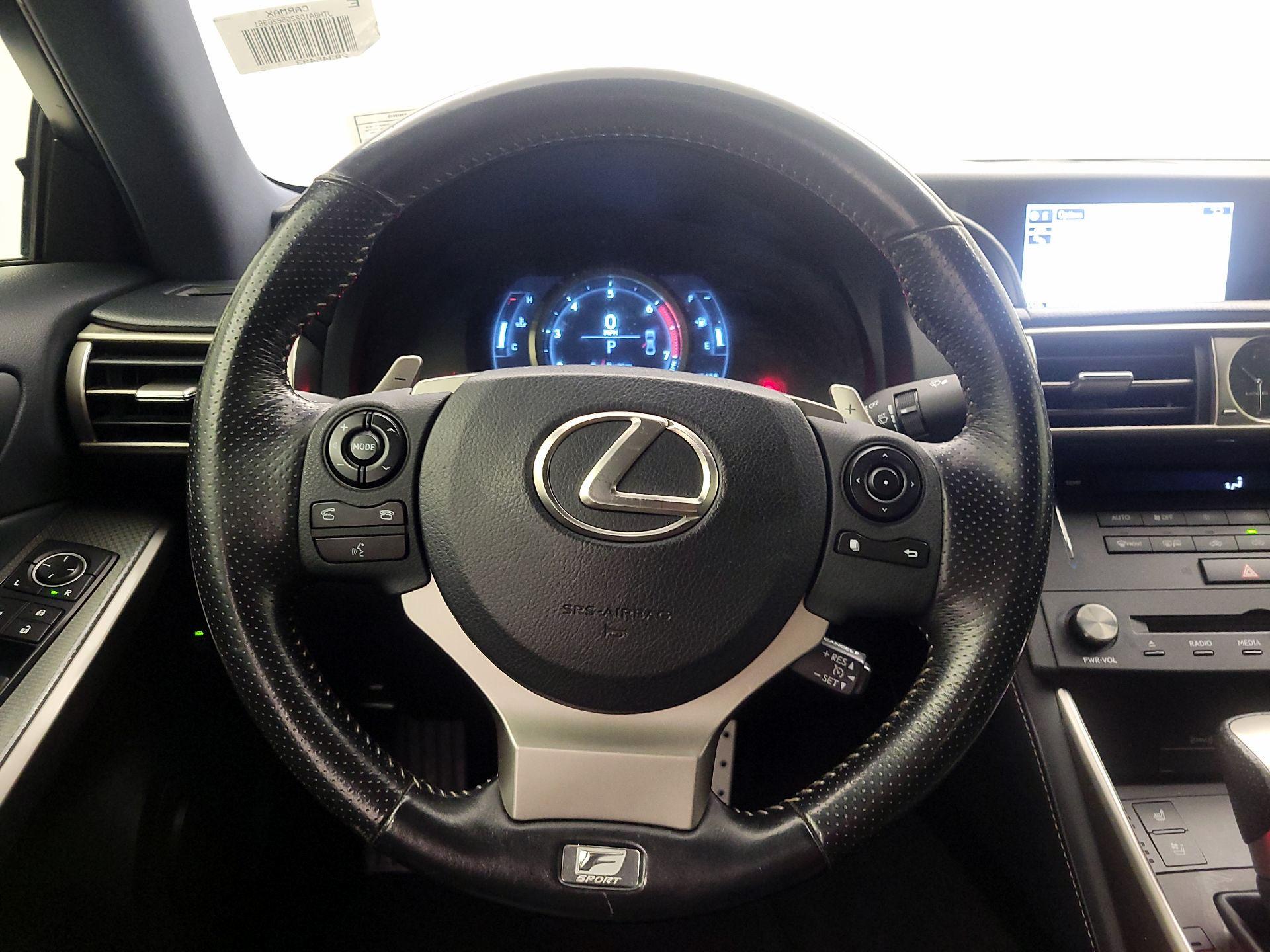 Thumbnail: 2016 Lexus IS - 10