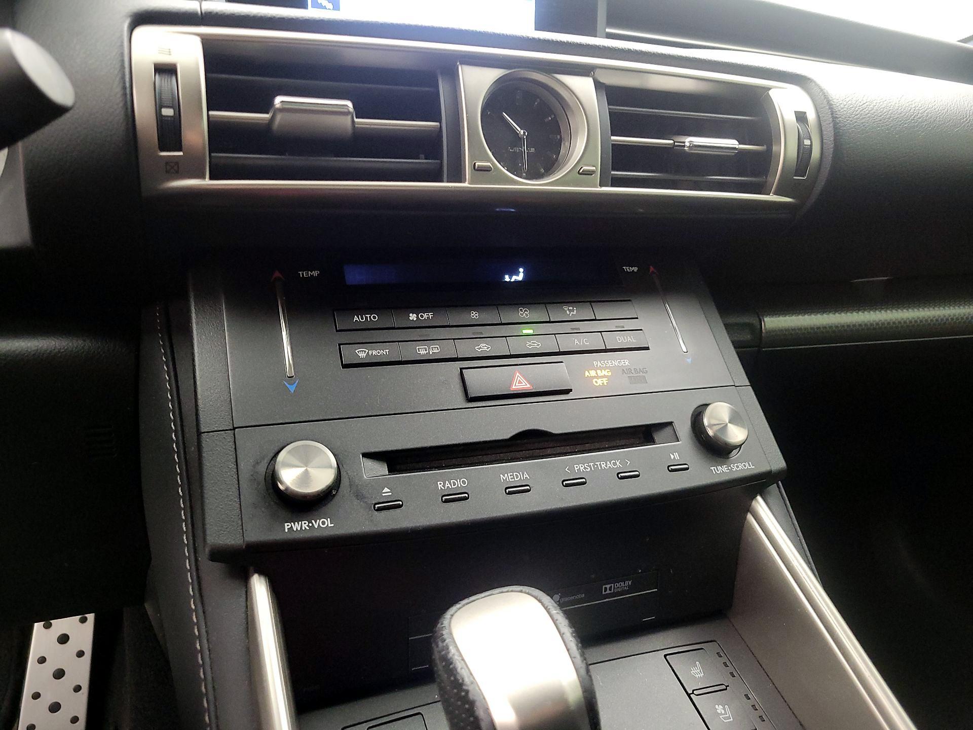 Thumbnail: 2016 Lexus IS - 17