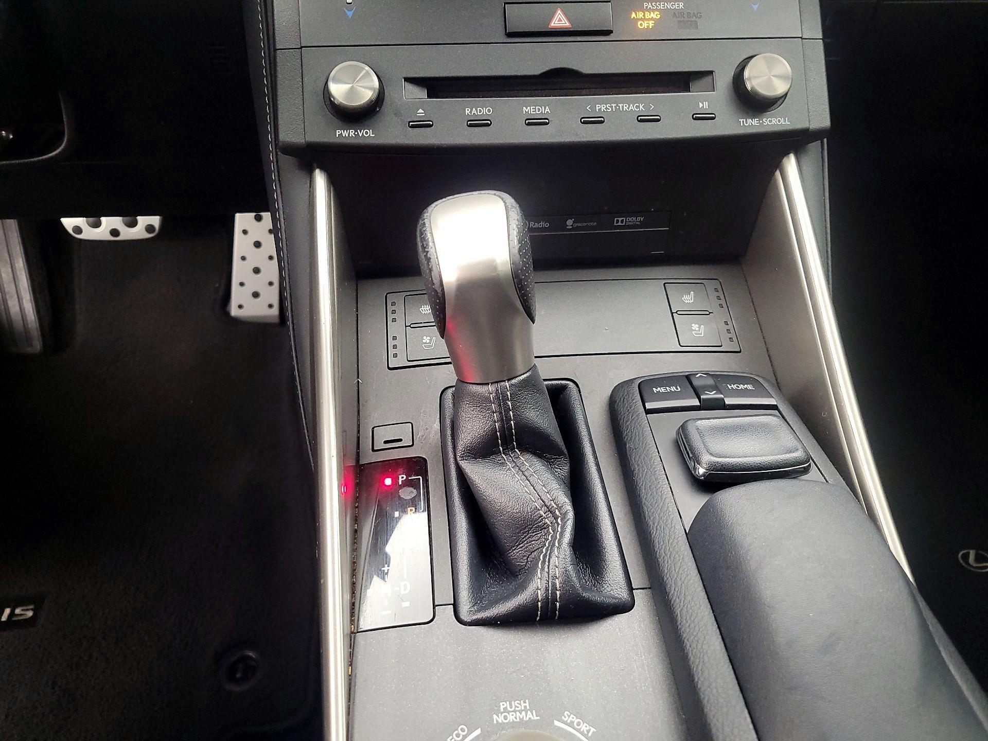 Thumbnail: 2016 Lexus IS - 18