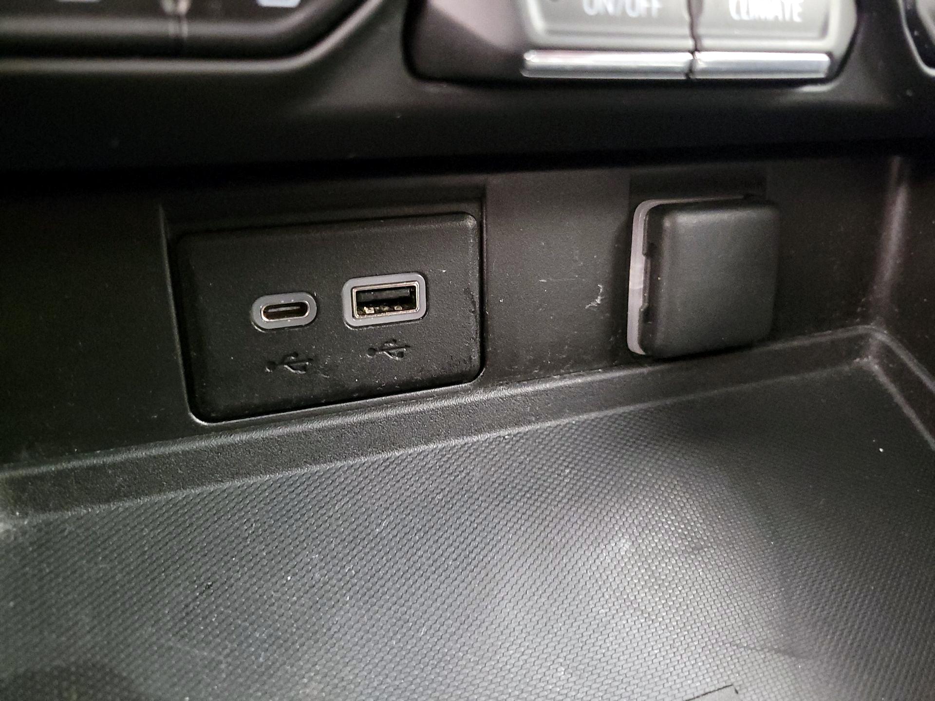 Thumbnail: 2023 GMC Yukon - 19