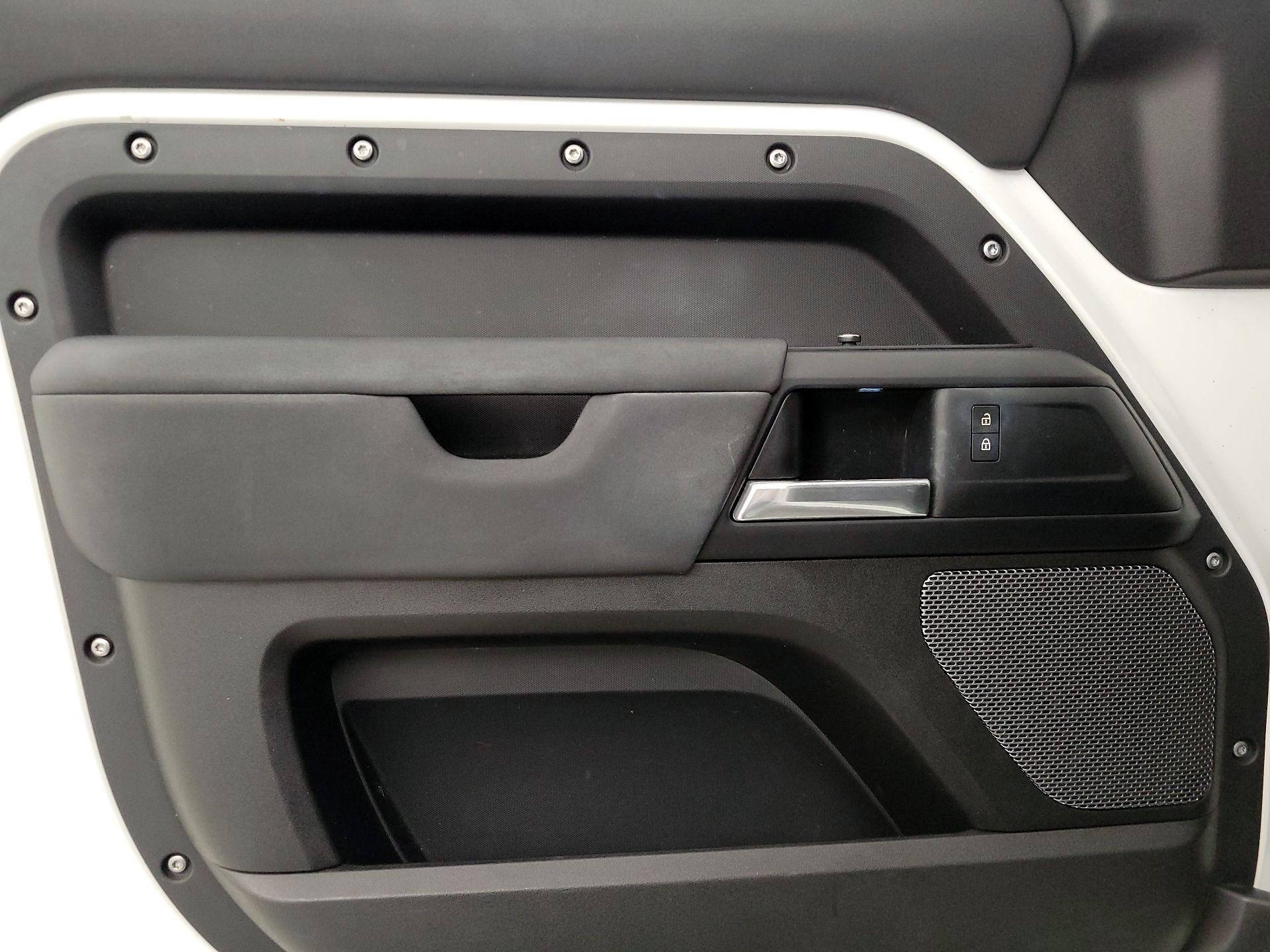 Thumbnail: 2020 Land Rover Defender - 12