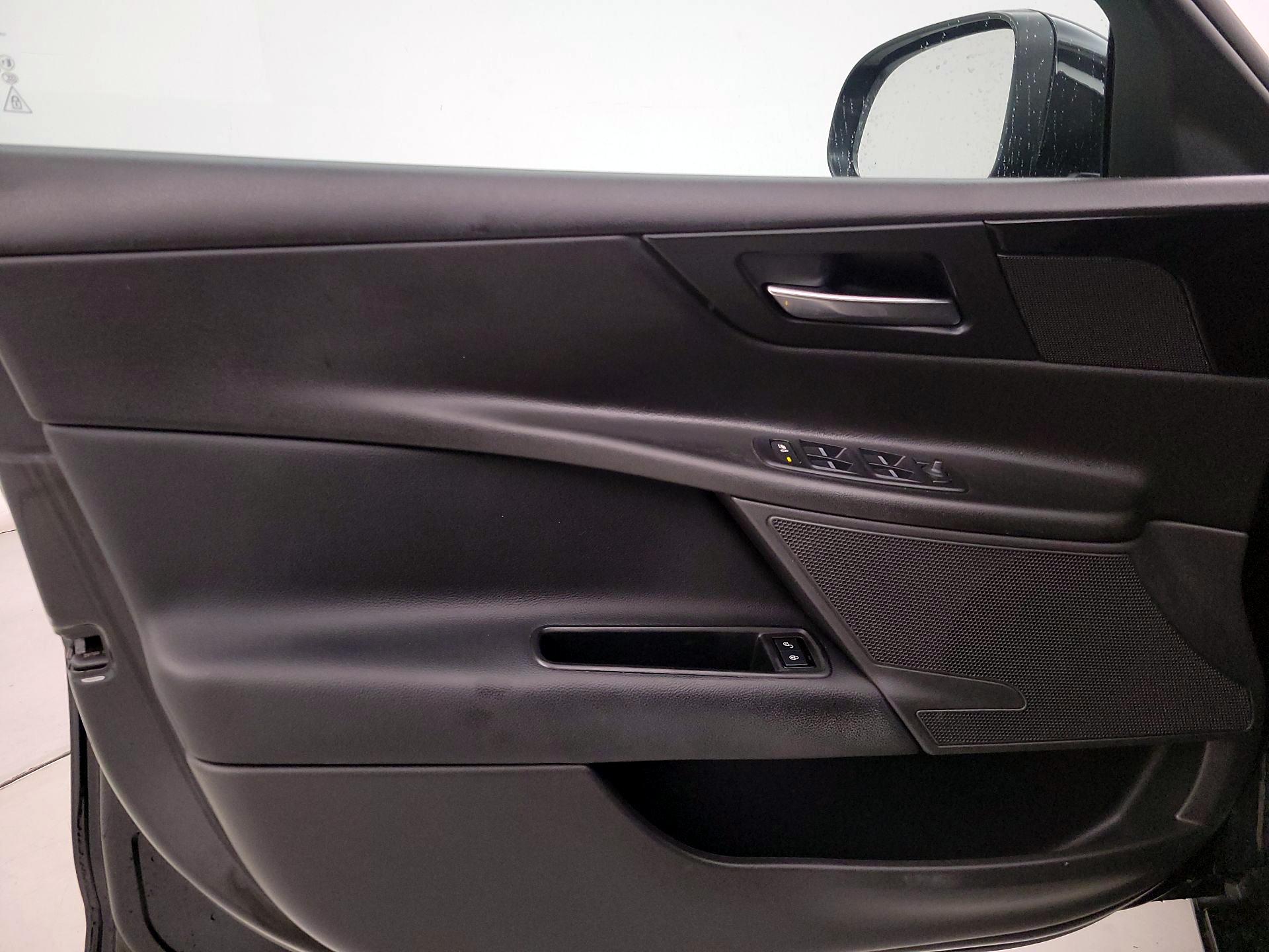 Thumbnail: 2017 Jaguar XE - 12