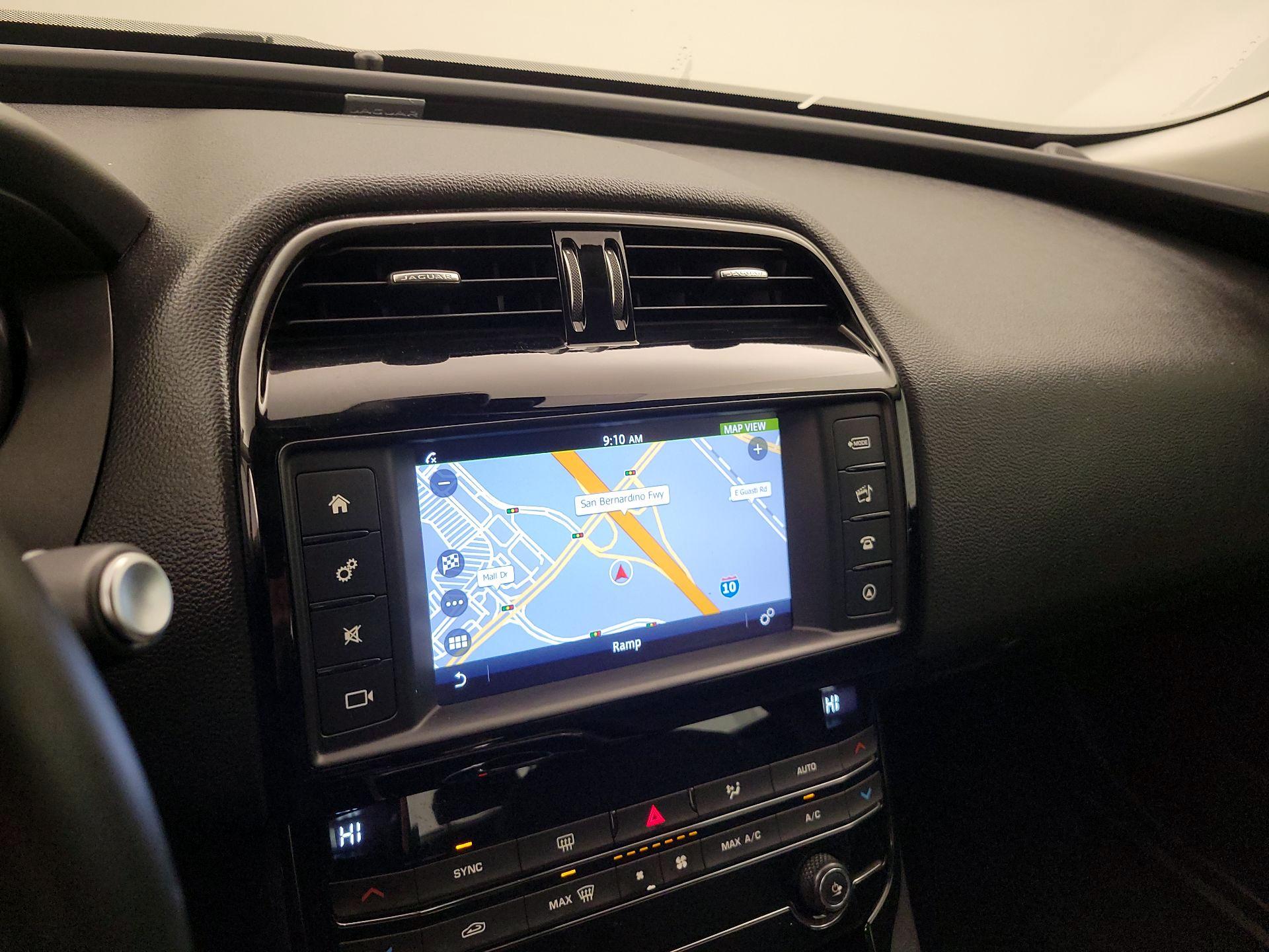 Thumbnail: 2017 Jaguar XE - 14