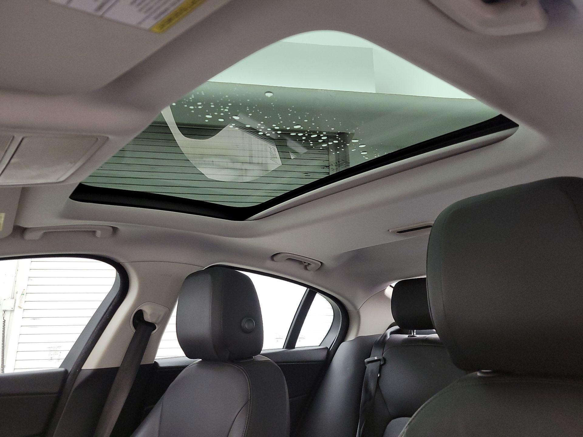 Thumbnail: 2017 Jaguar XE - 19