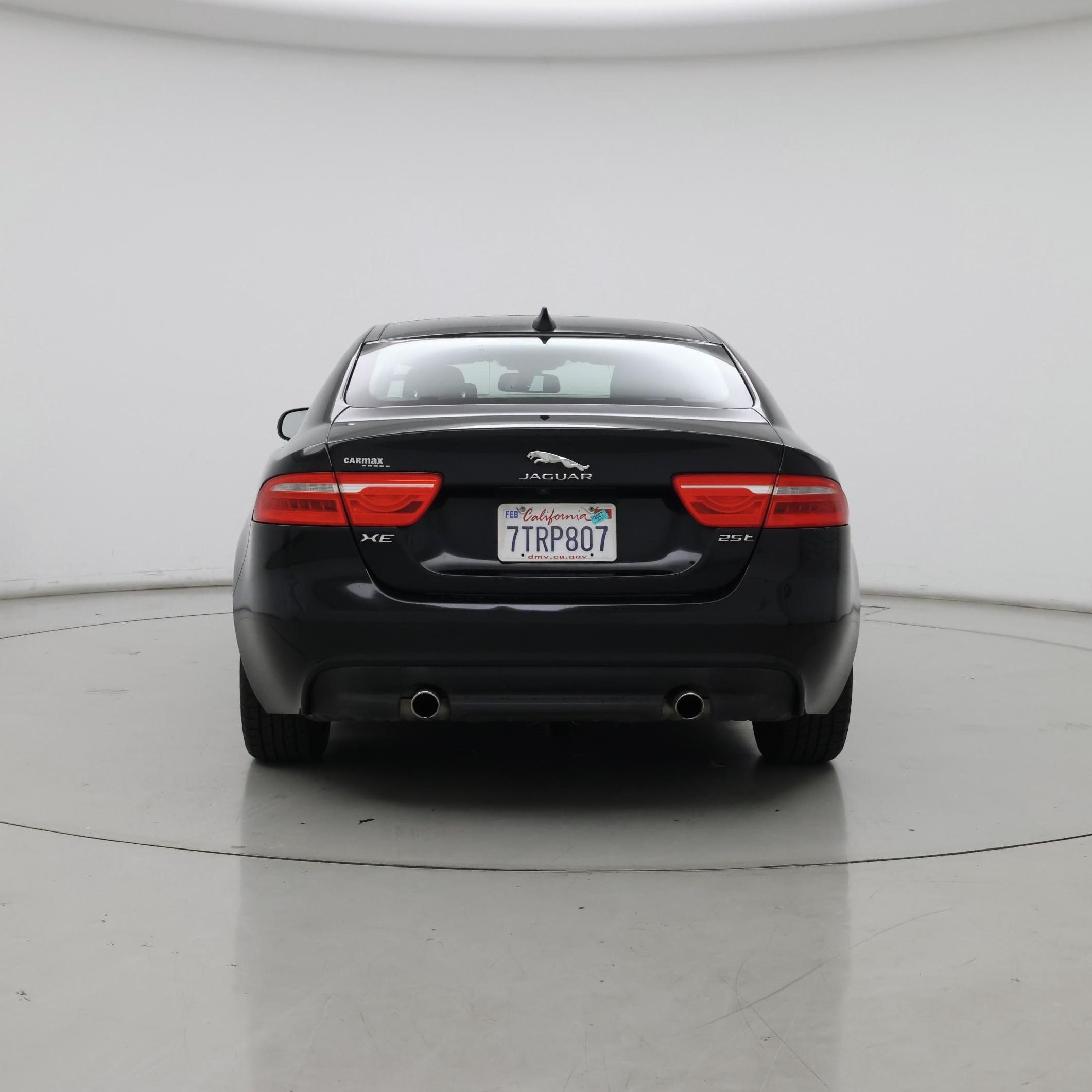 Thumbnail: 2017 Jaguar XE - 6