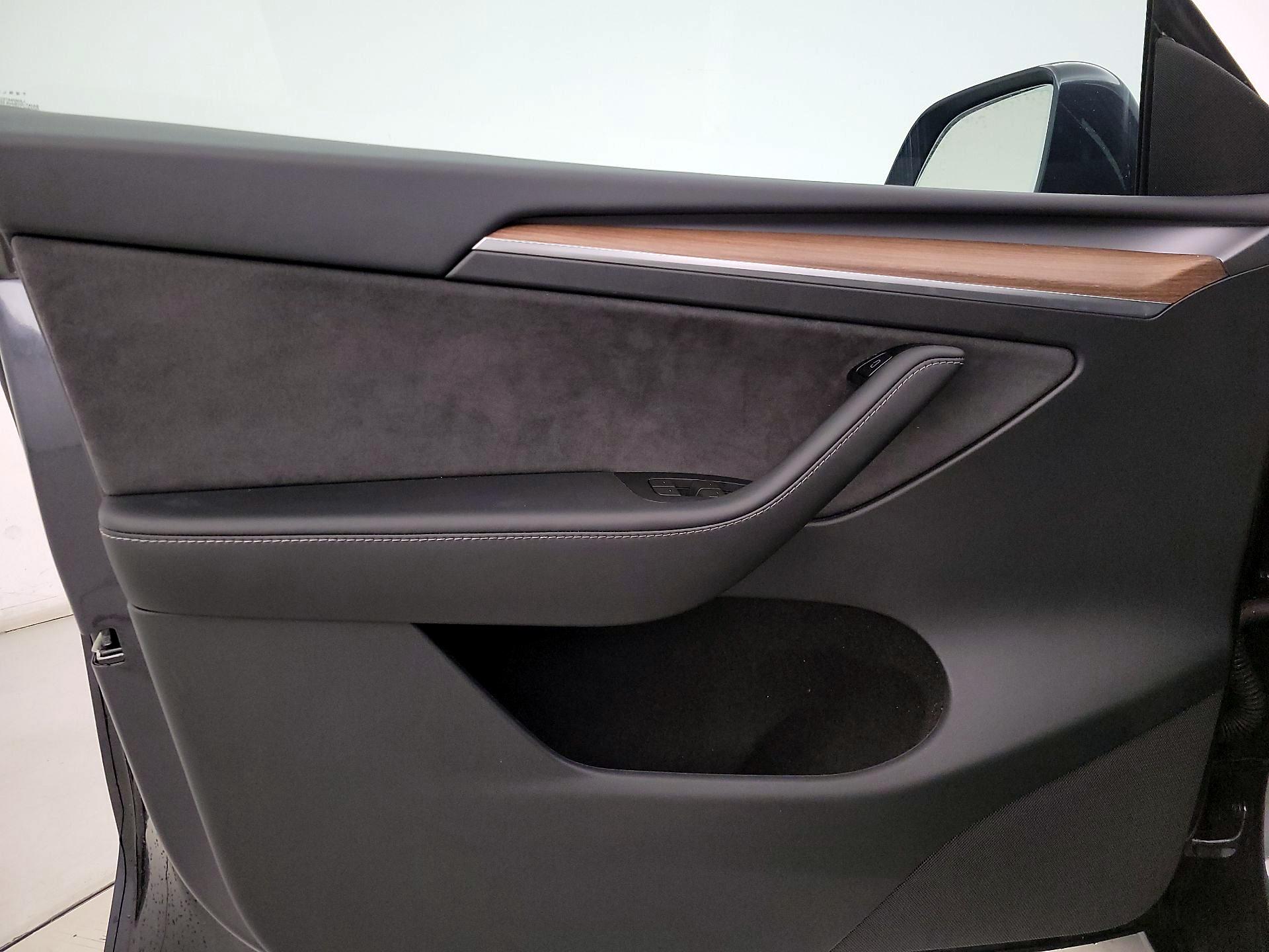 Thumbnail: 2025 Tesla Model Y - 12