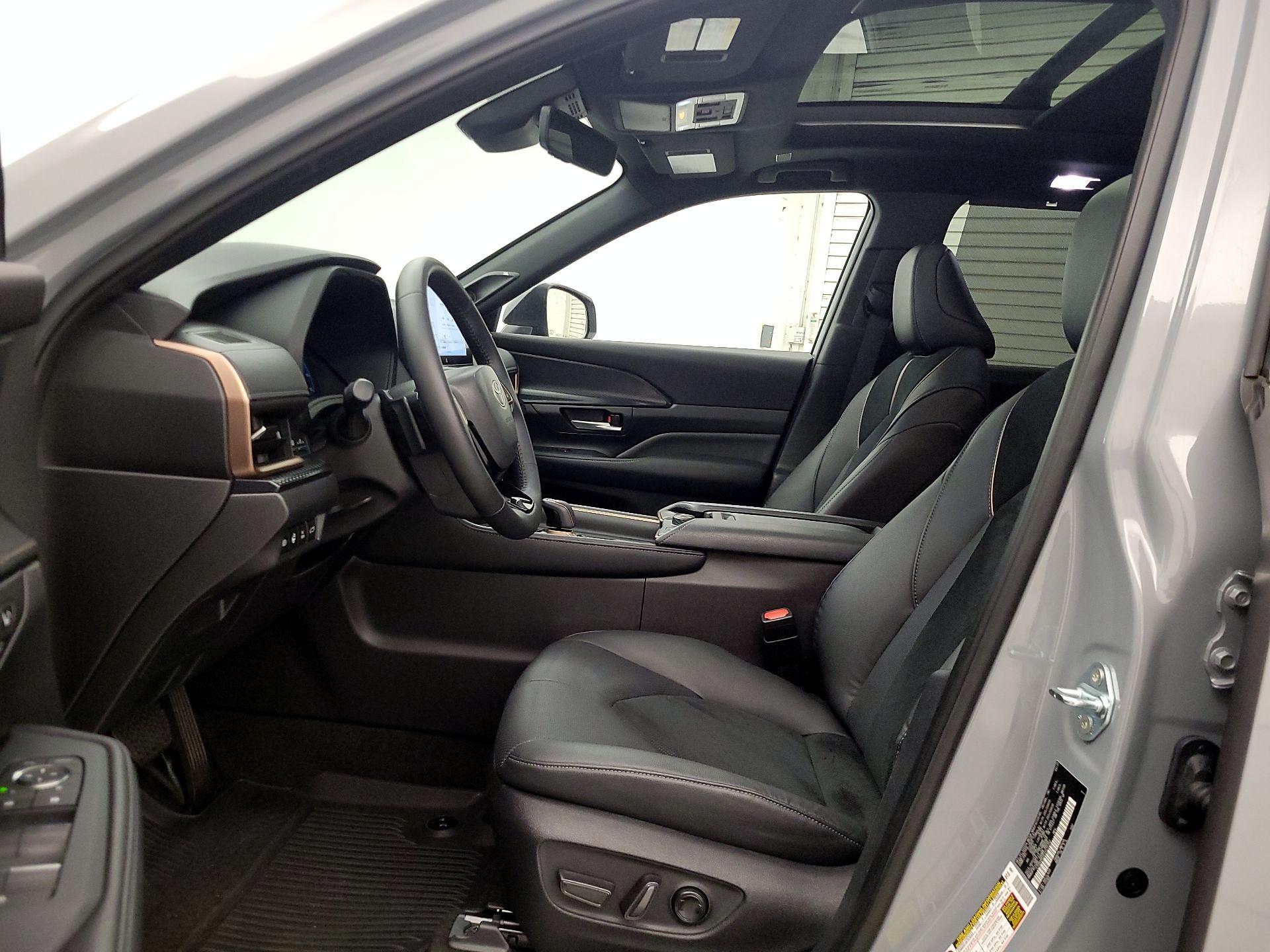 Thumbnail: 2025 Toyota Highlander - 11