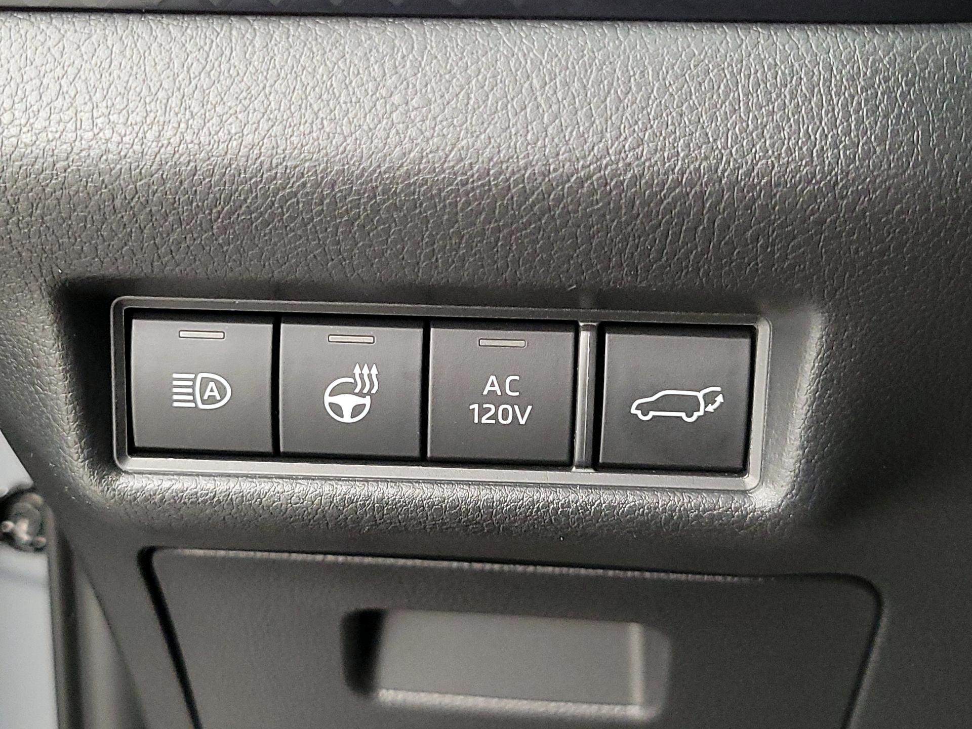 Thumbnail: 2025 Toyota Highlander - 13