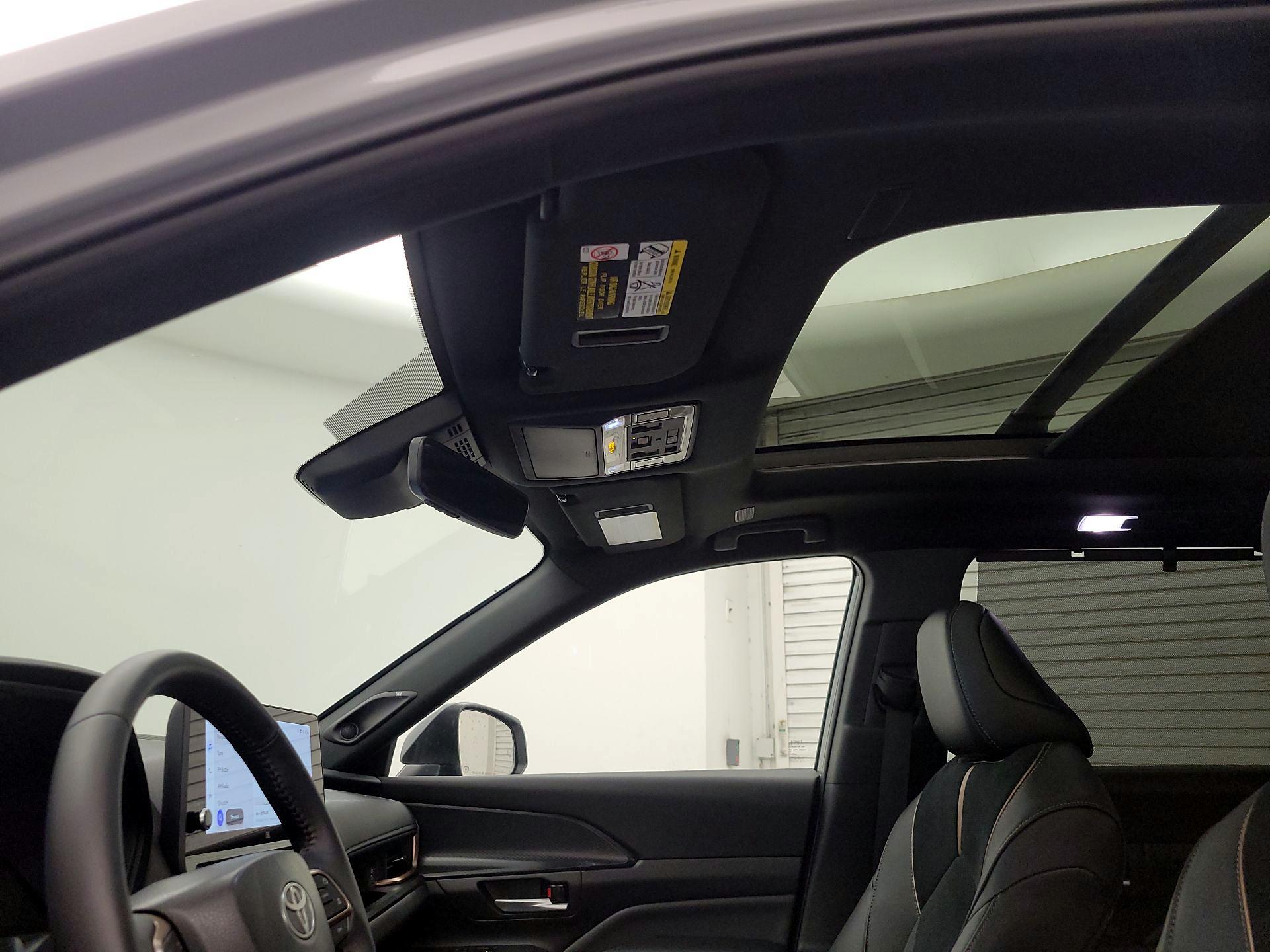 Thumbnail: 2025 Toyota Highlander - 19